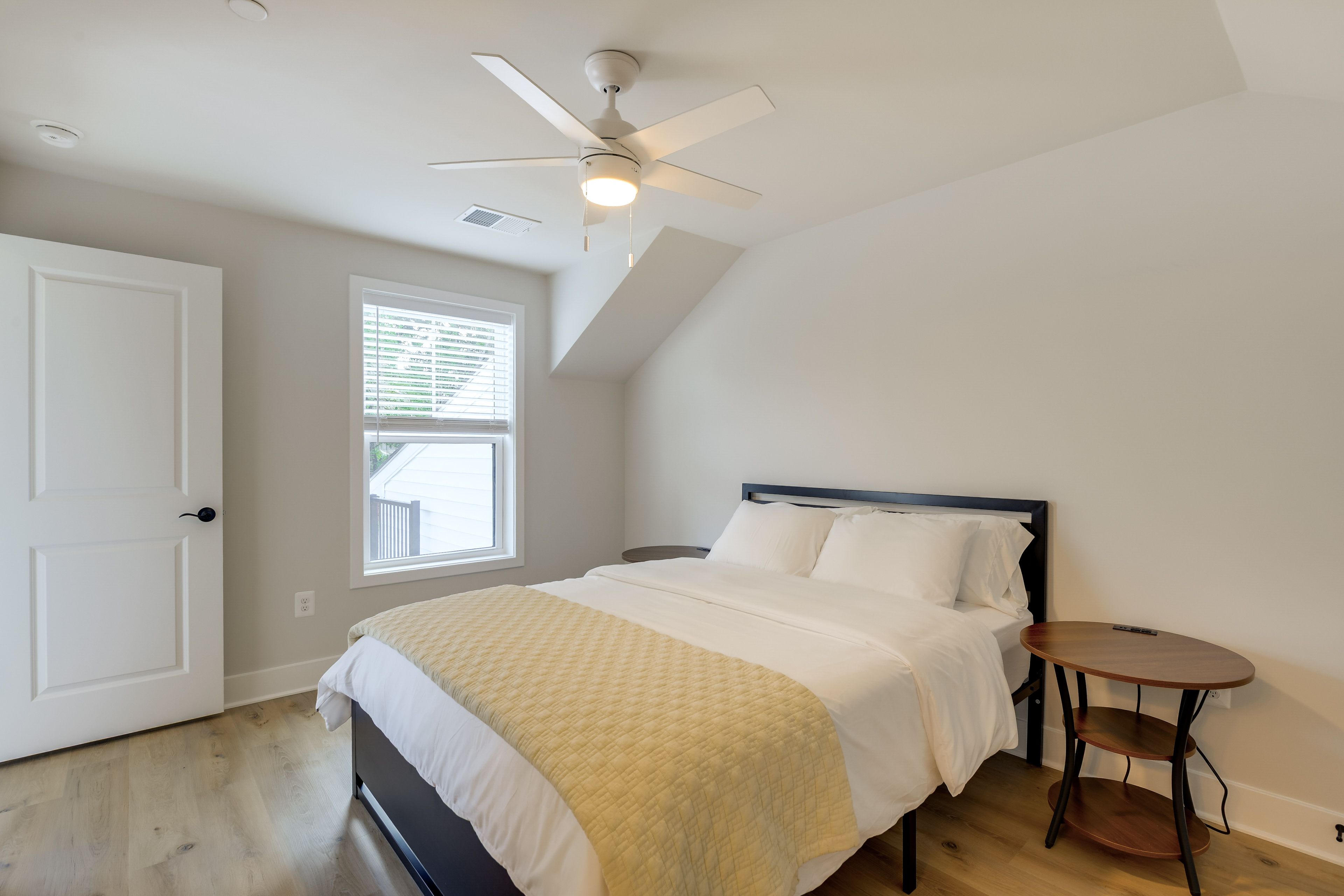 Bedroom 3 | Queen Bed | Level 4