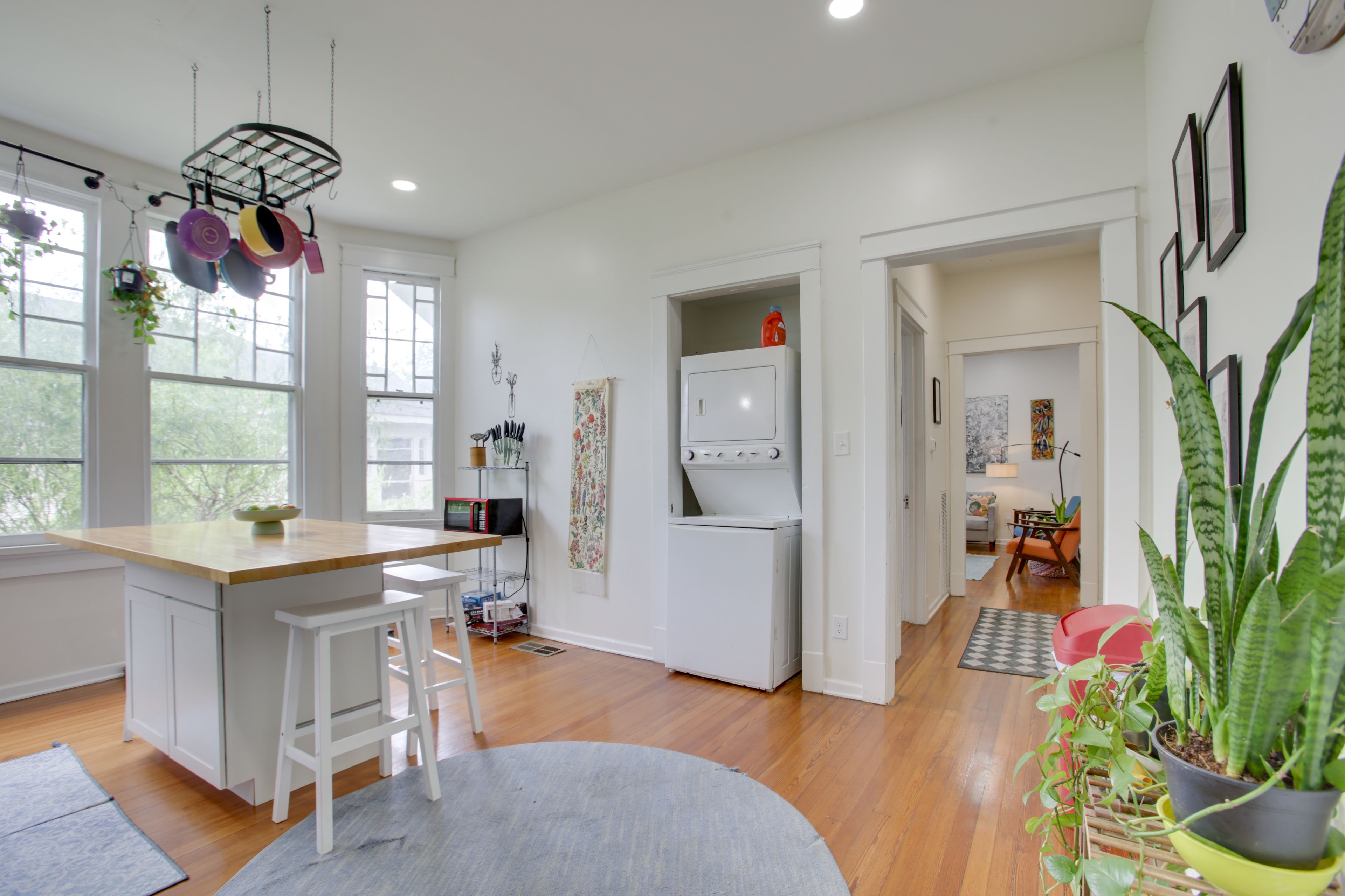 Kitchen | Washer/Dryer