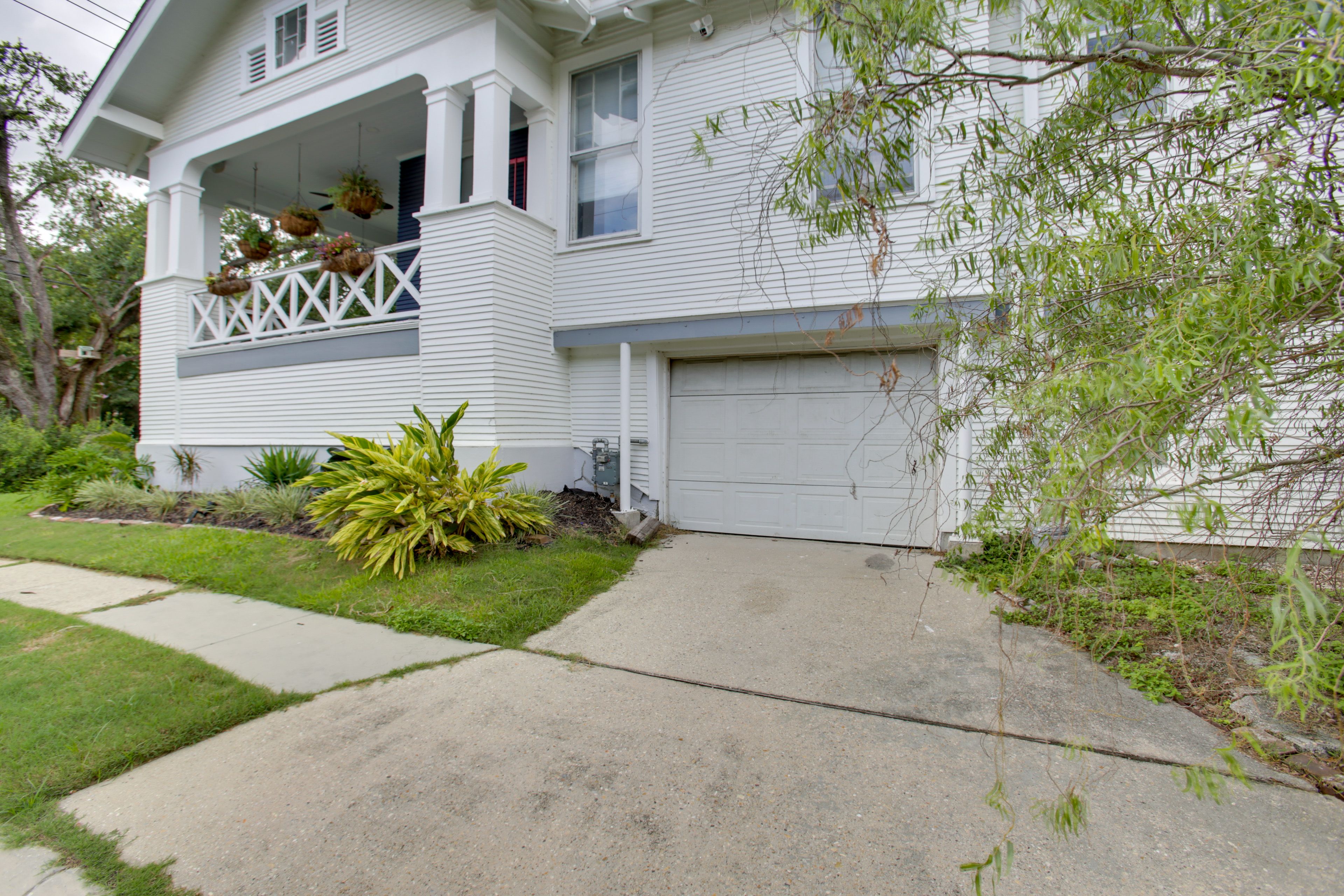 Parking | Driveway (1 Vehicle) | Free Street Parking