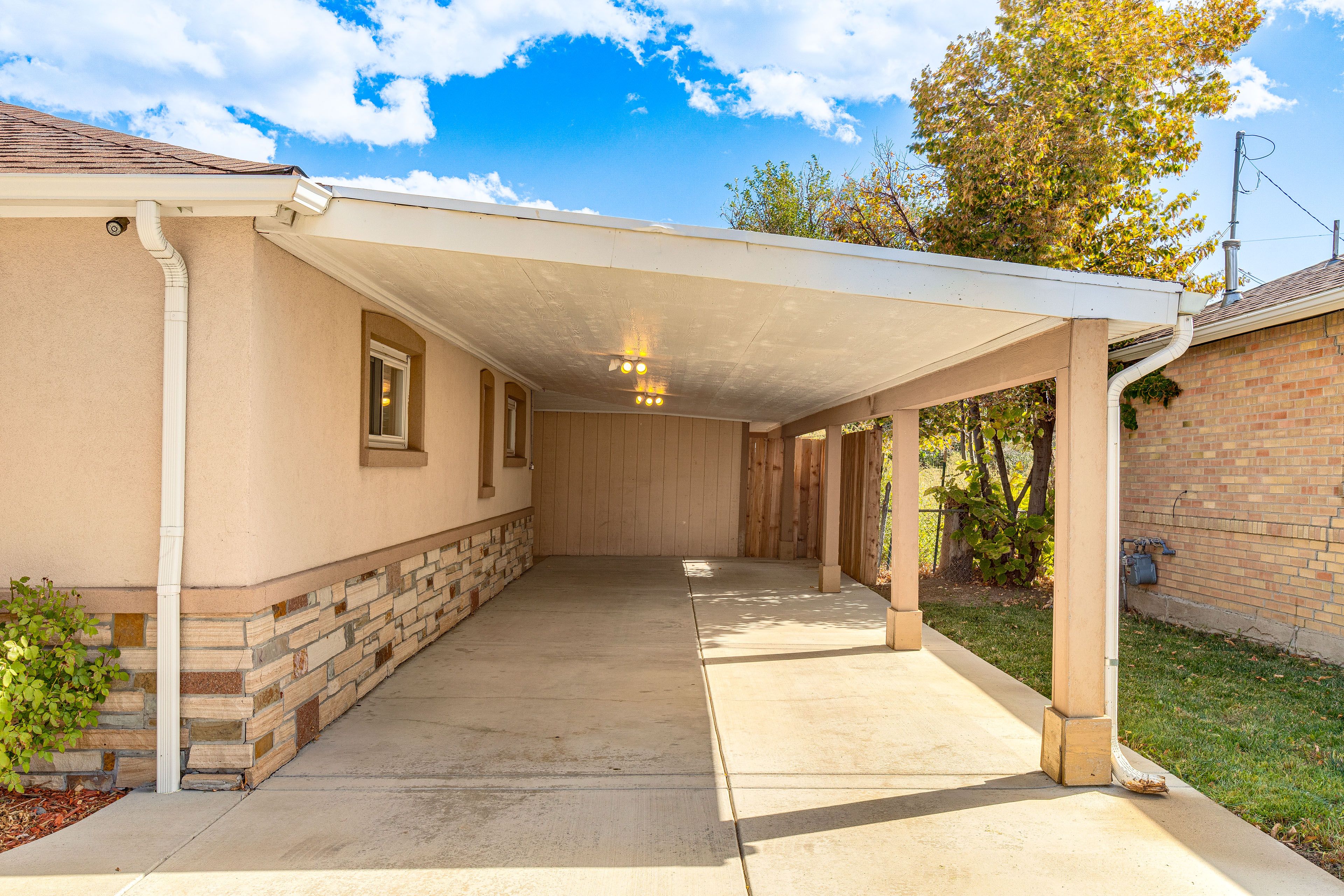 Home Exterior | Parking | Driveway (4 Vehicles)