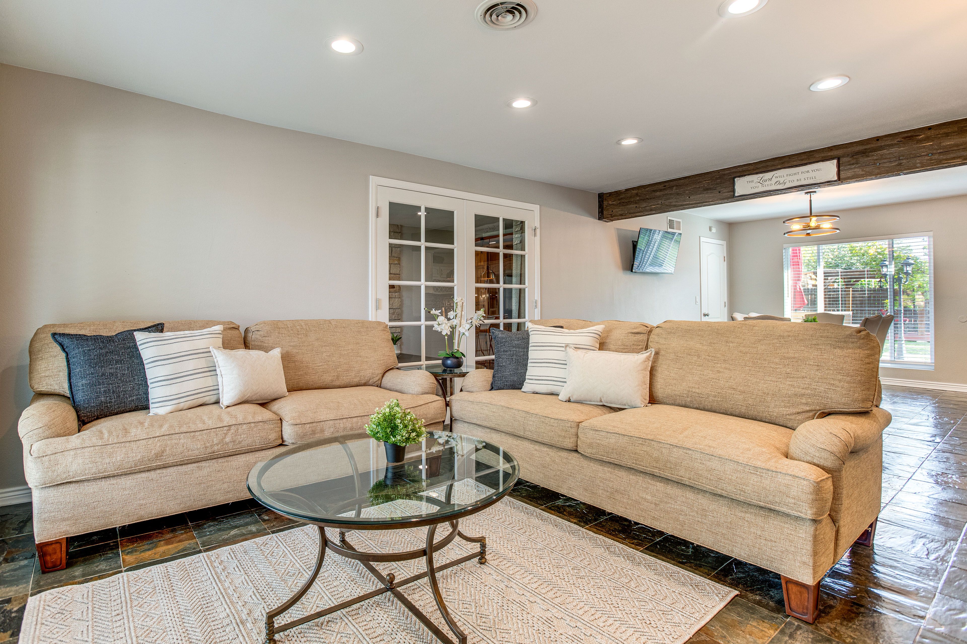 Living Room | Central A/C & Heat | Free WiFi