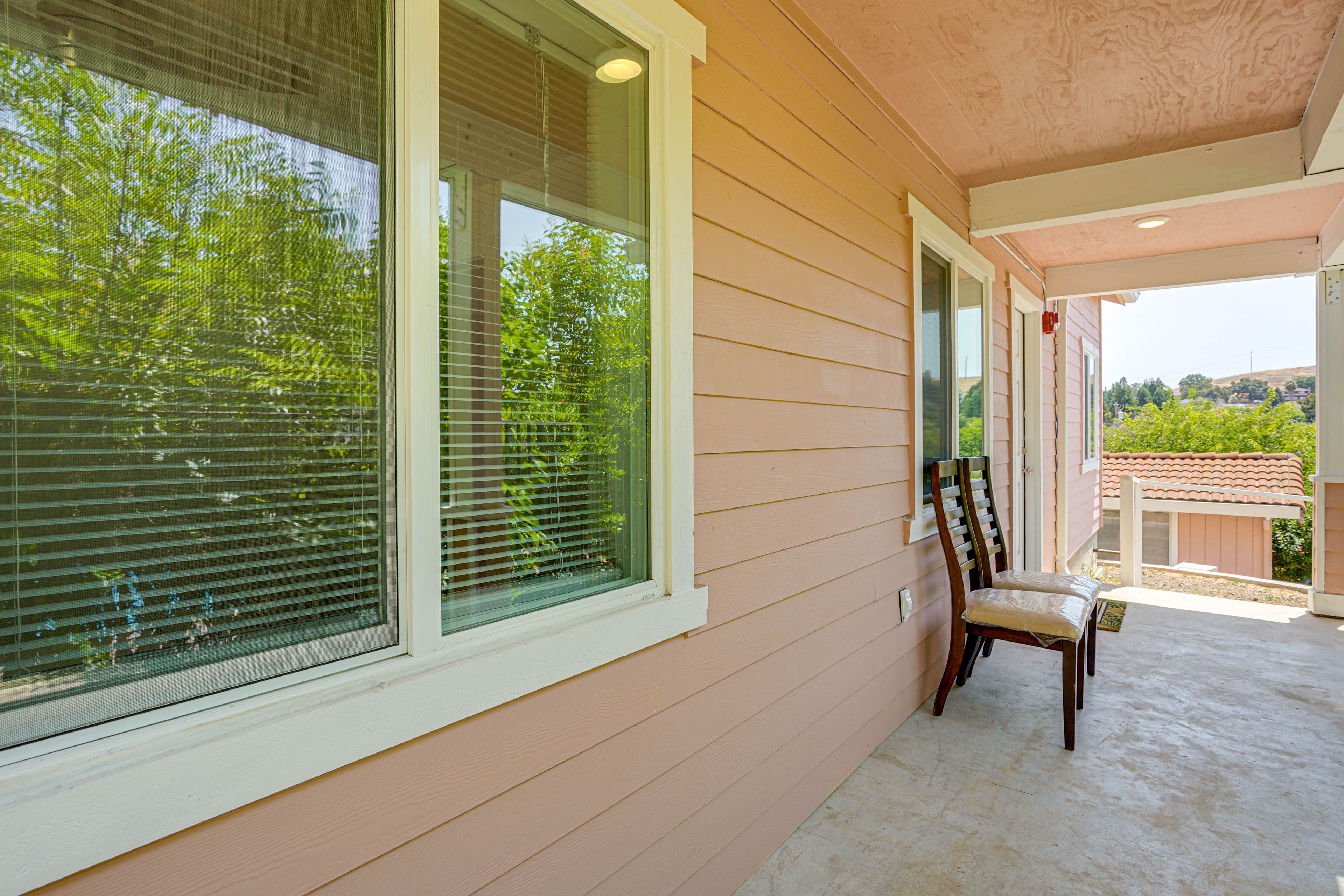 Covered Porch w/ Seating | Treetop Views