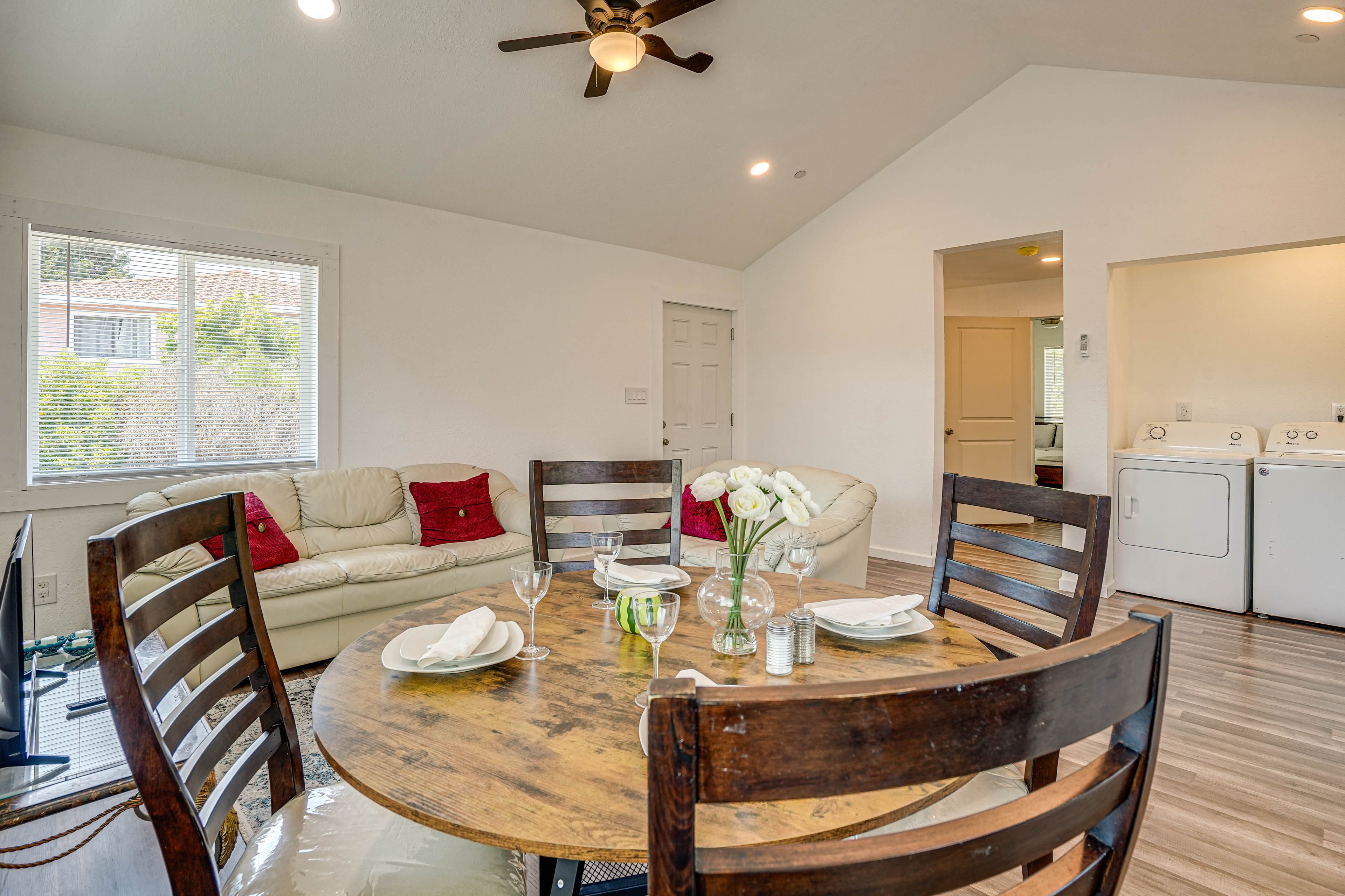 Dining Area | Dishware/Flatware