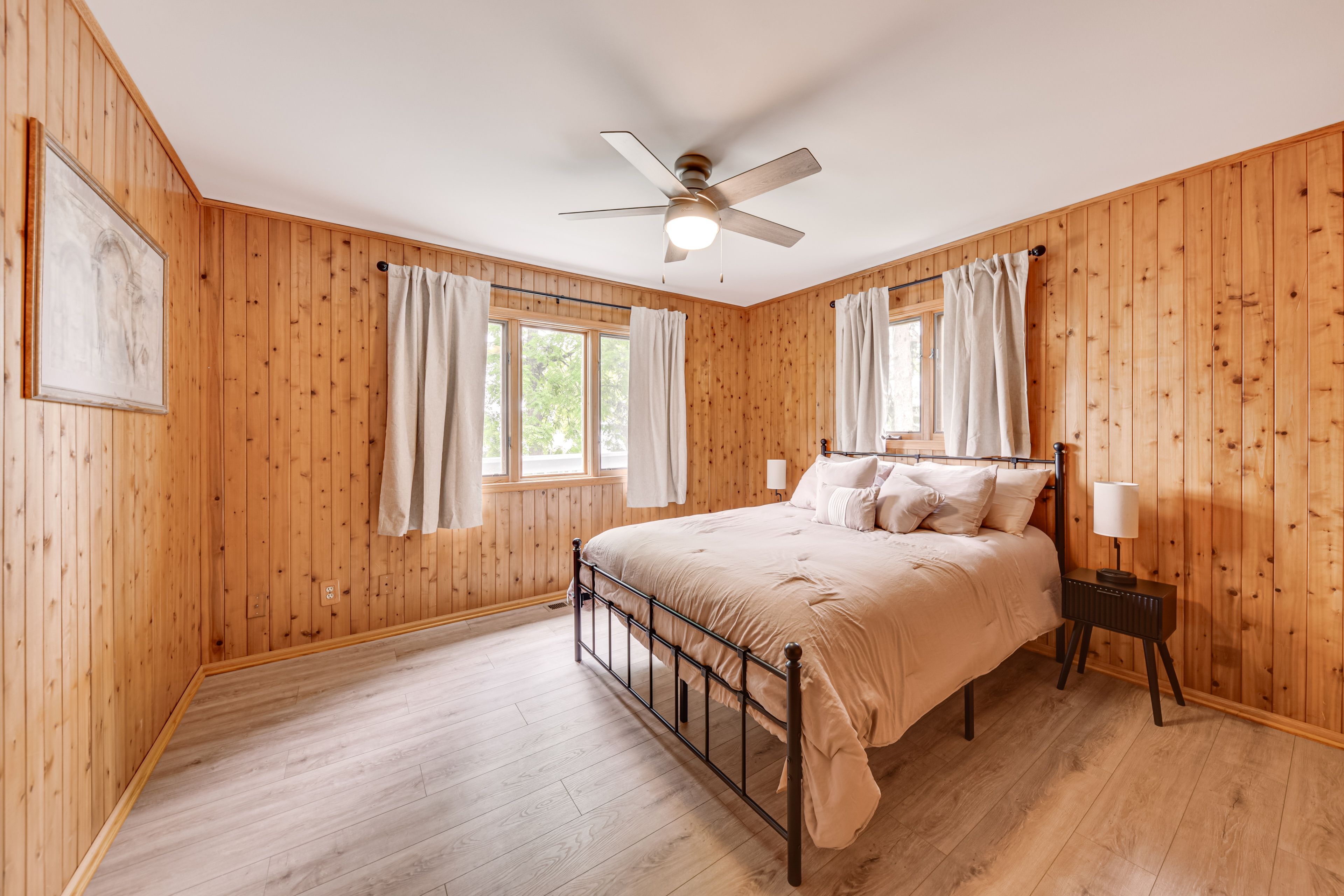 Bedroom 2 | Queen Bed