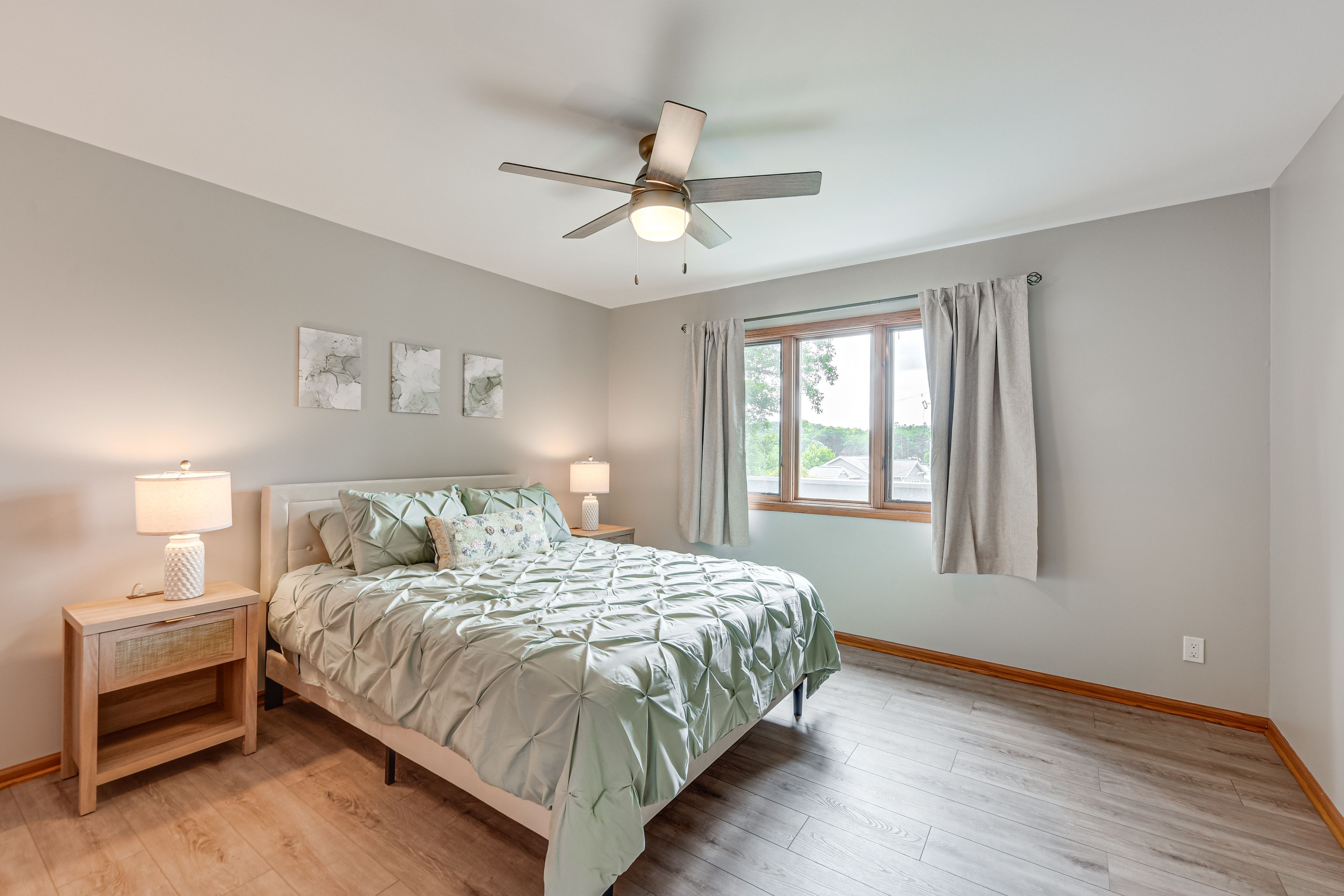Bedroom 3 | Queen Bed