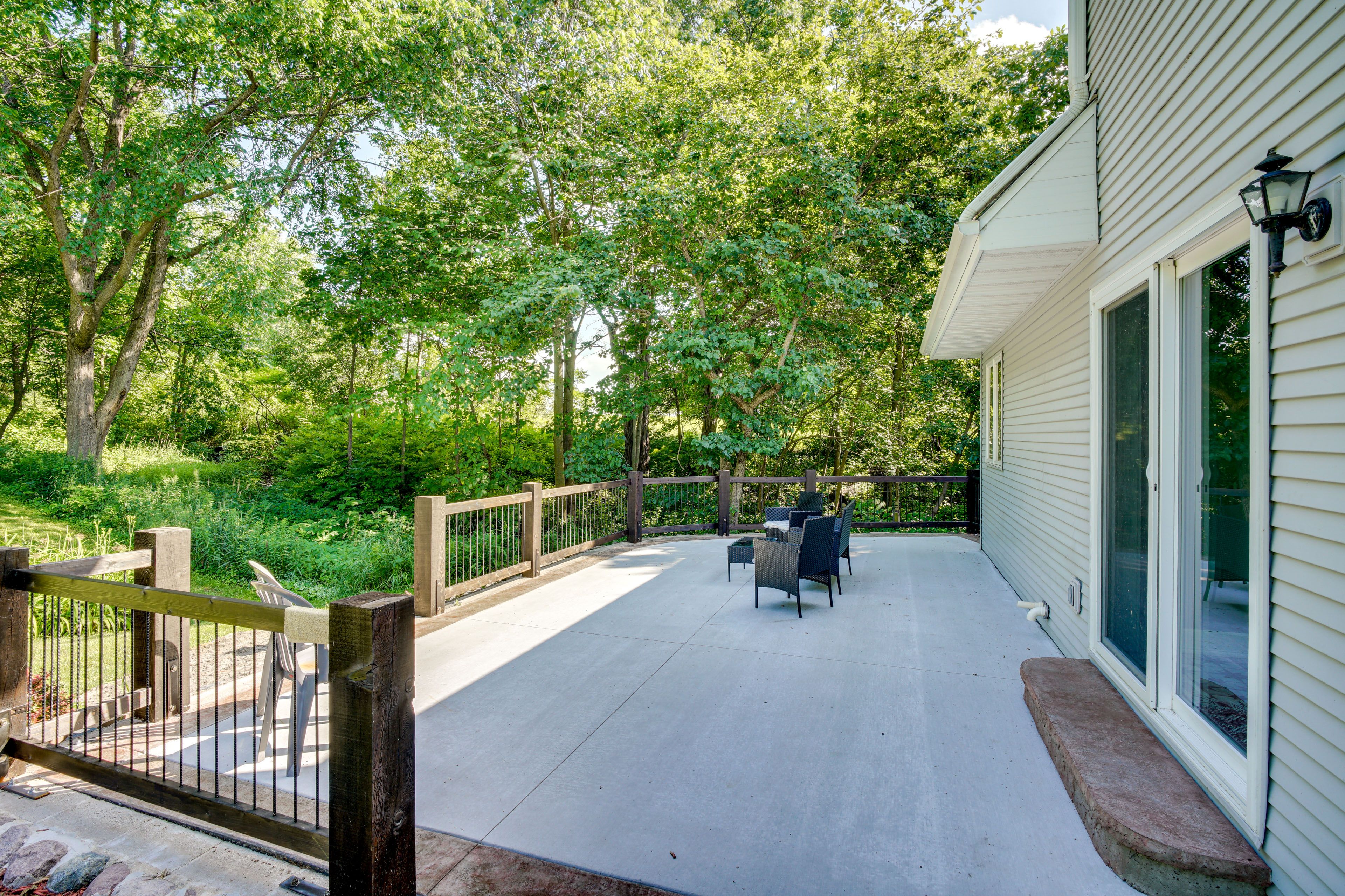 Deck 4 | Lounge Seating