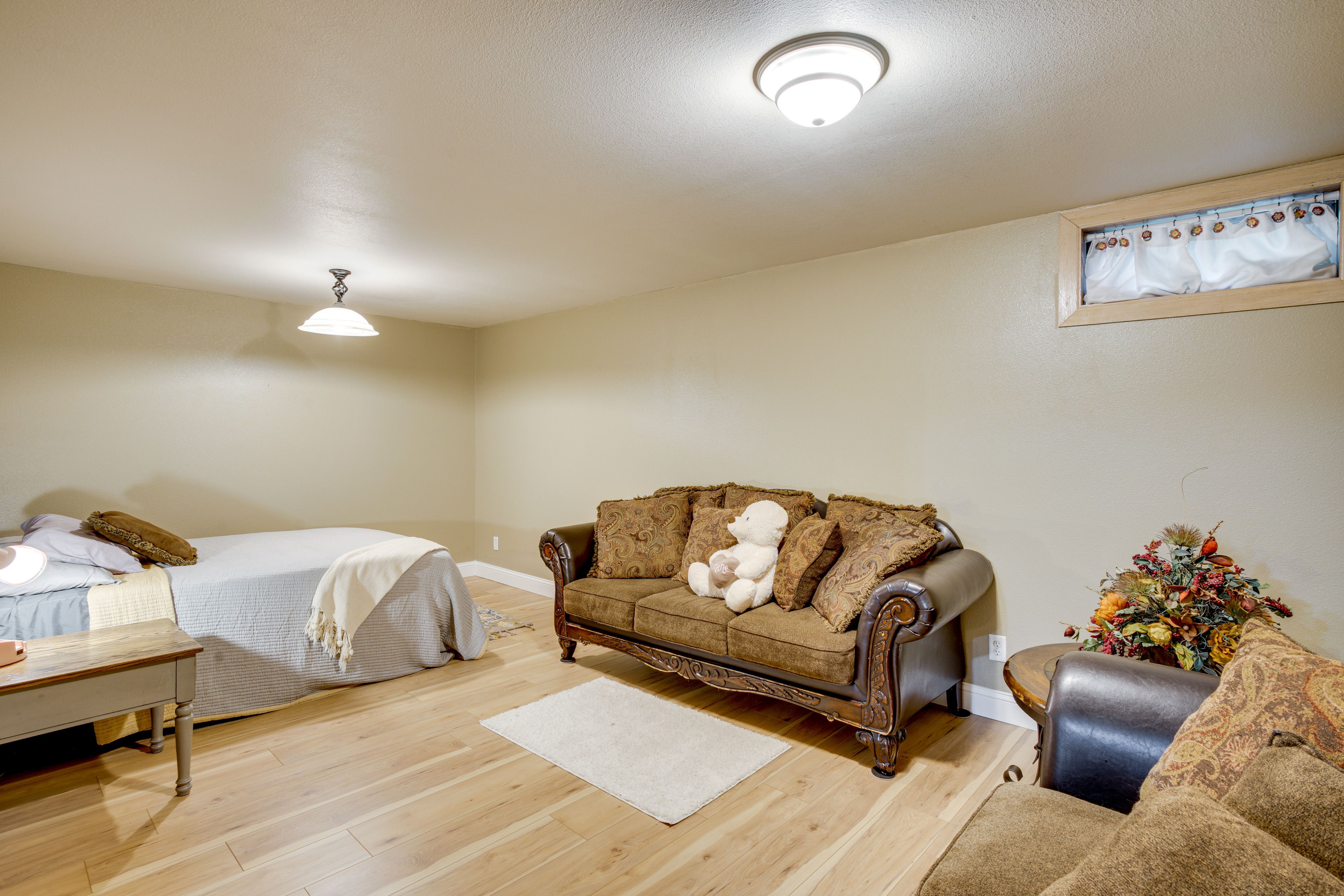 Sleeping Nook | Full Bed | 1st Floor