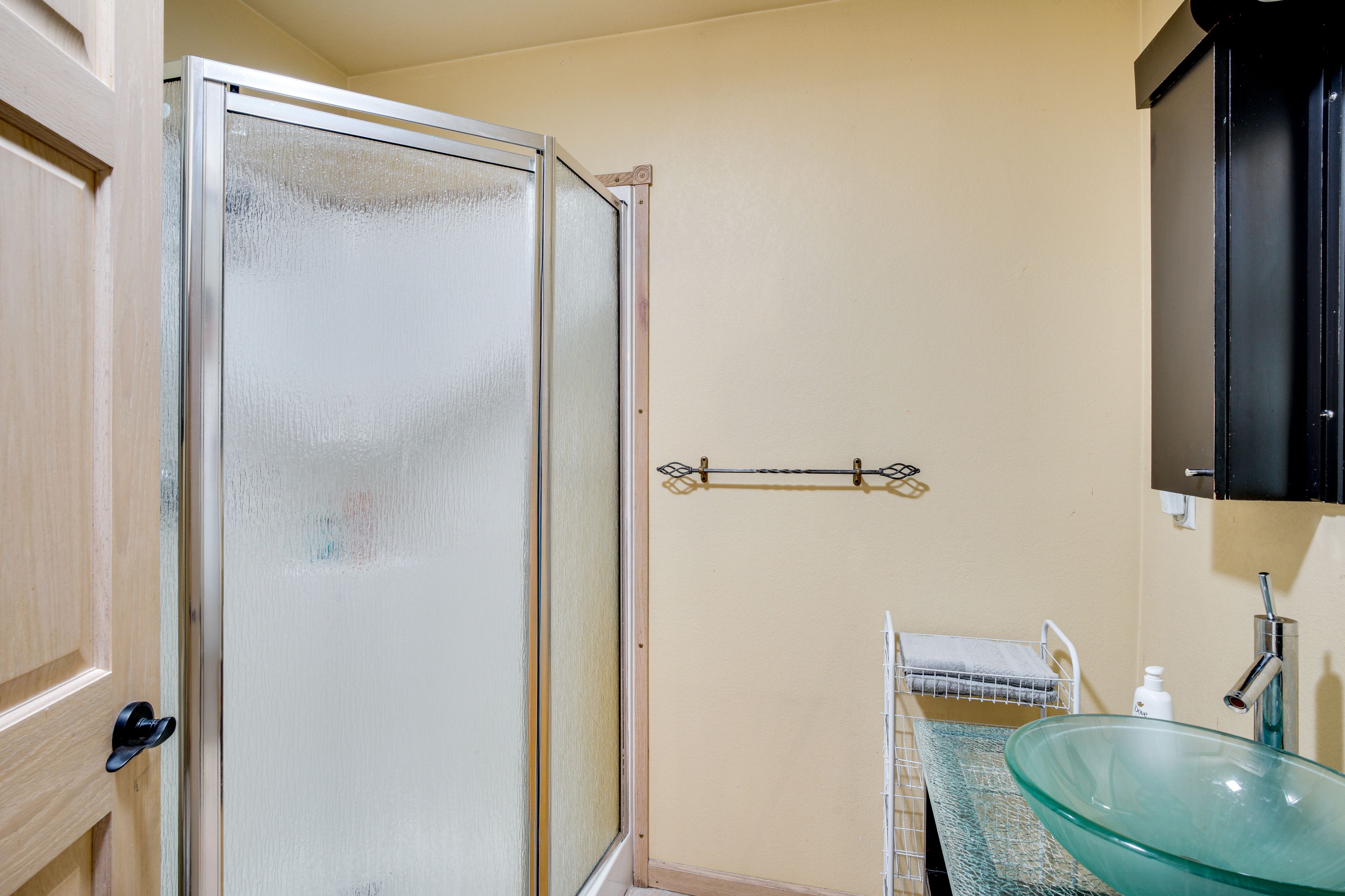 Bathroom | 3rd Floor