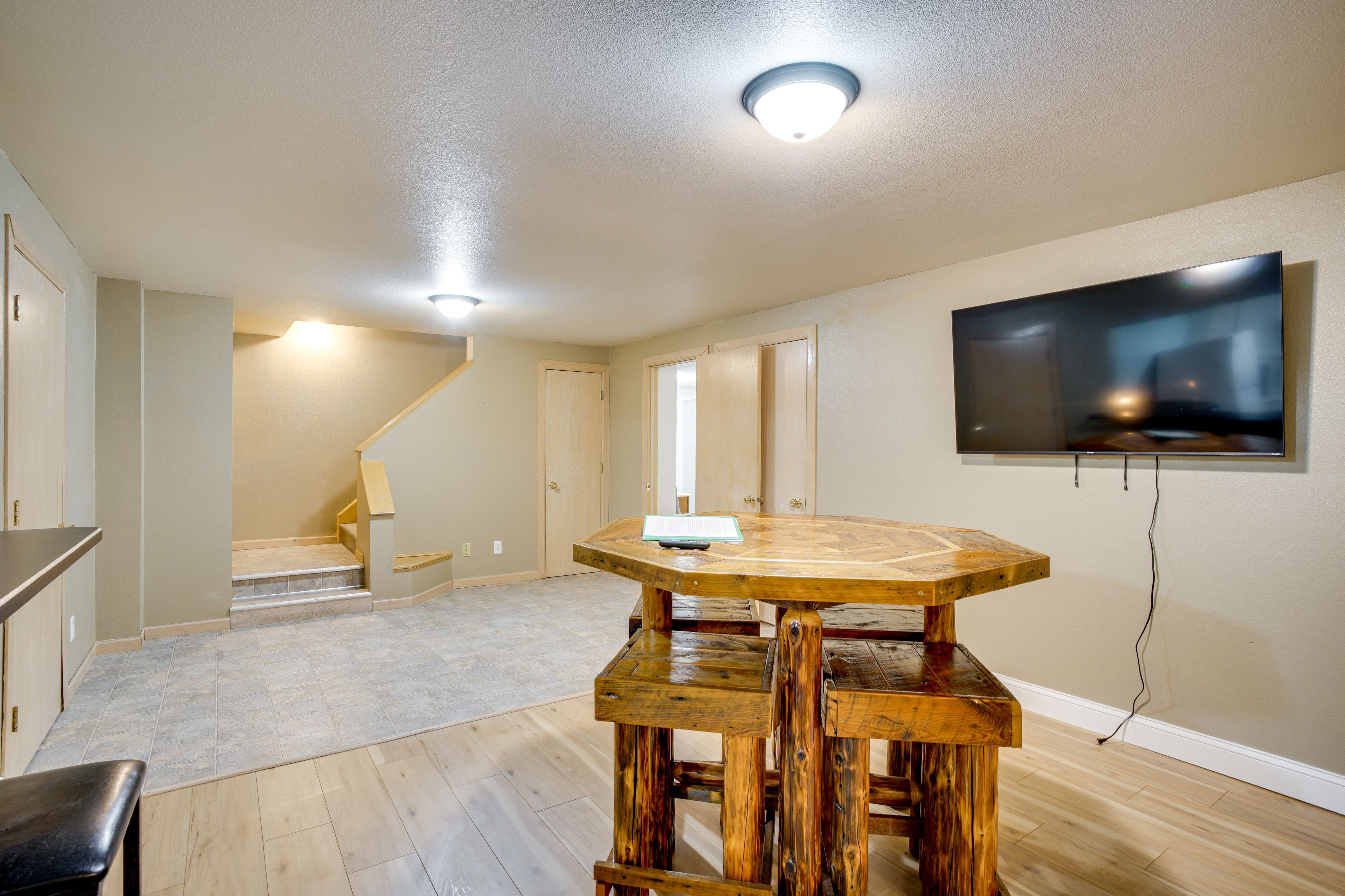 Additional Dining Area | Smart TV | 1st Floor