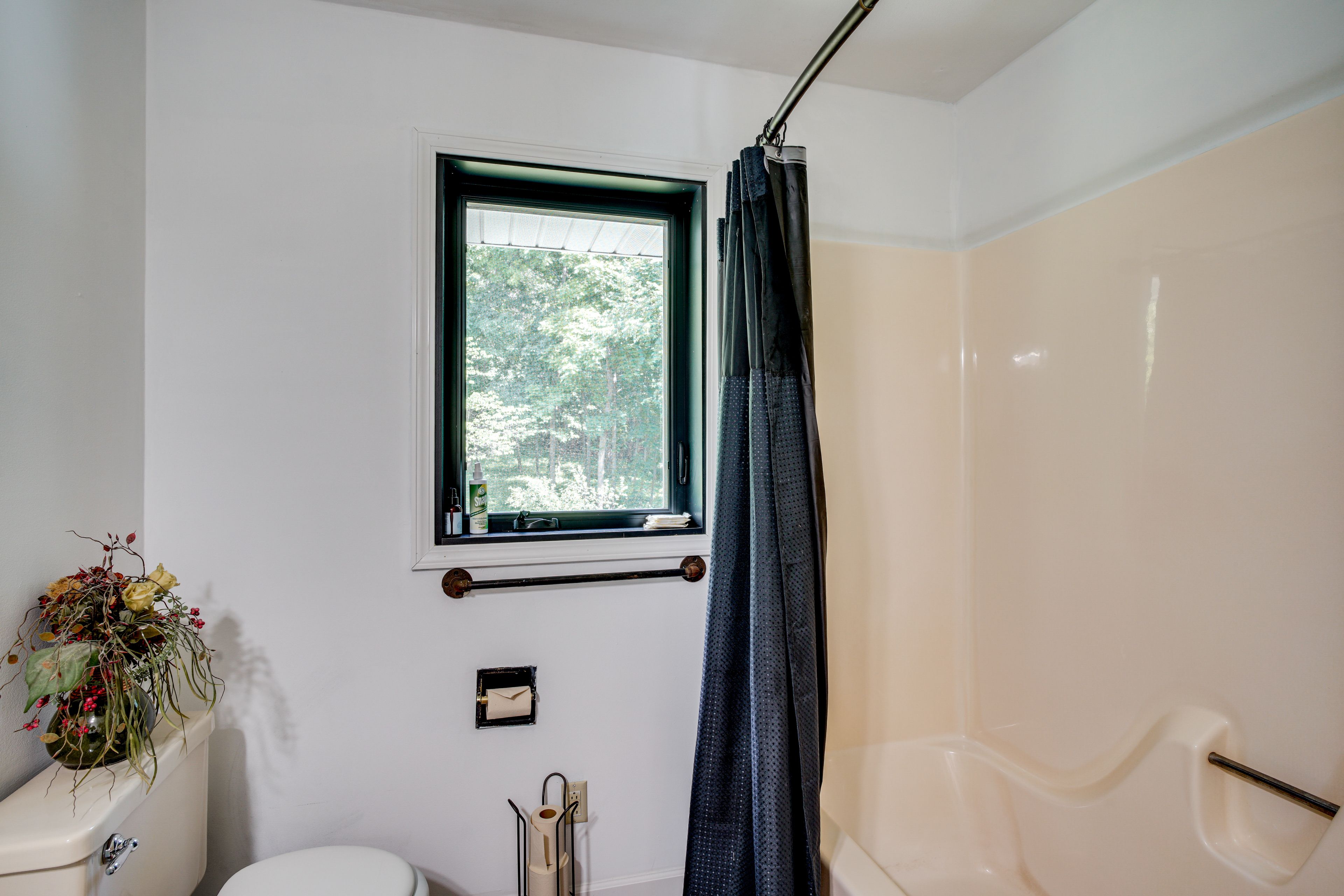 Bathroom | 3rd Floor
