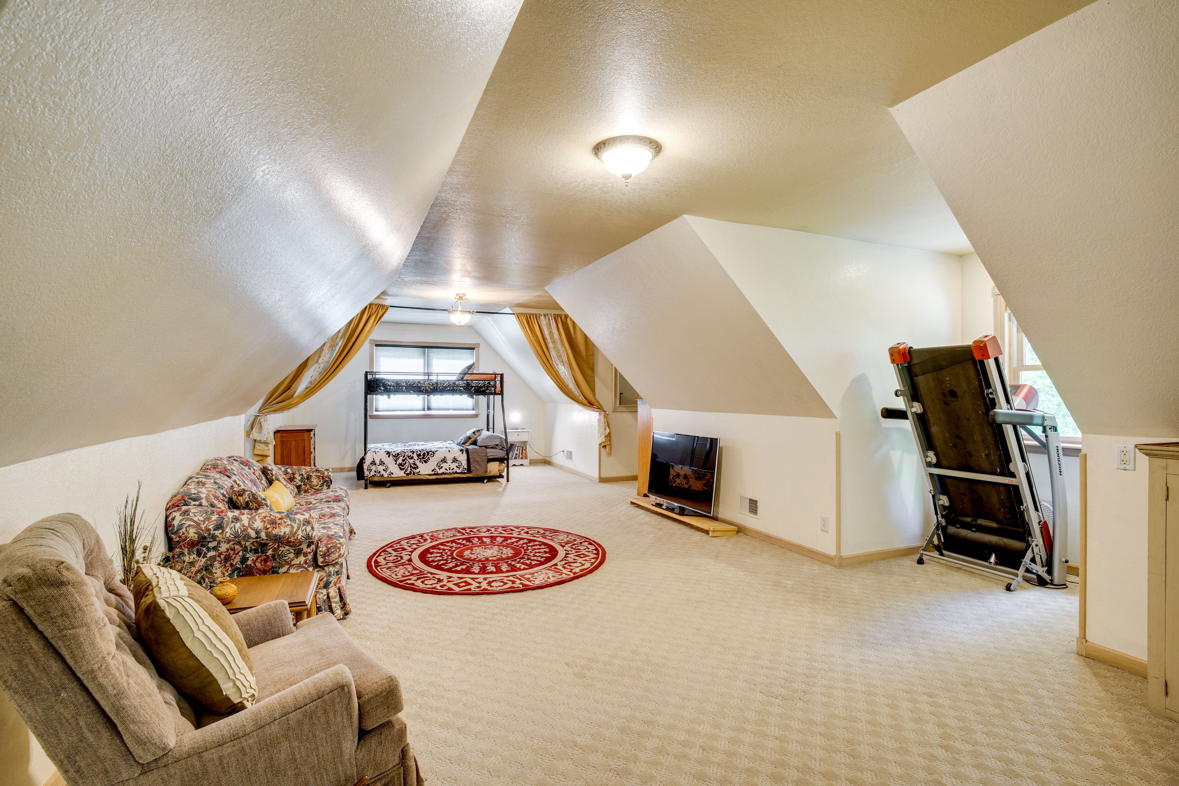 Bedroom 3 | Twin/Full Bunk Bed w/ Twin Trundle Bed | Twin Bed | 3rd Floor