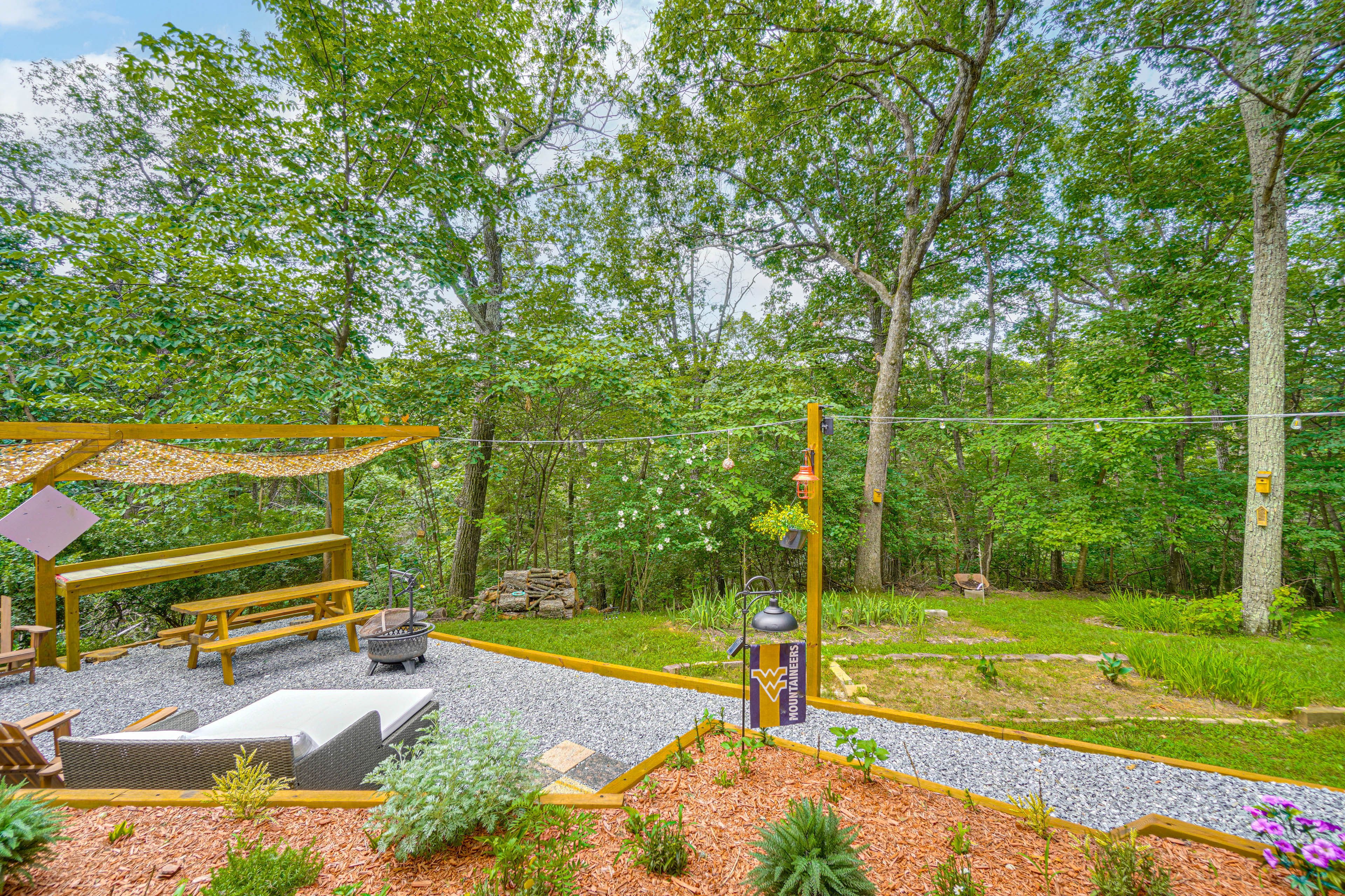 Private Yard (Unfenced)