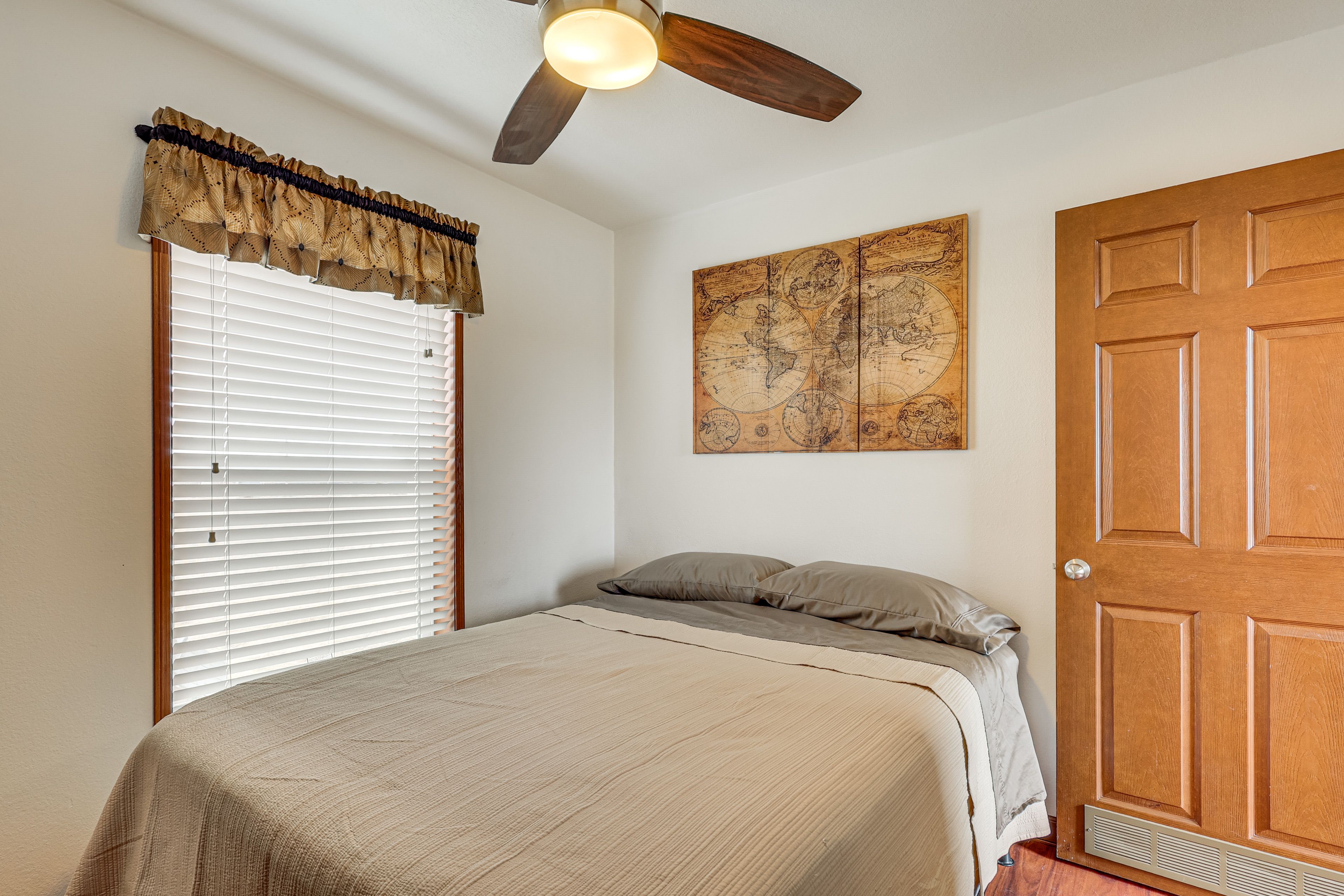 Bedroom 2 | Queen Bed