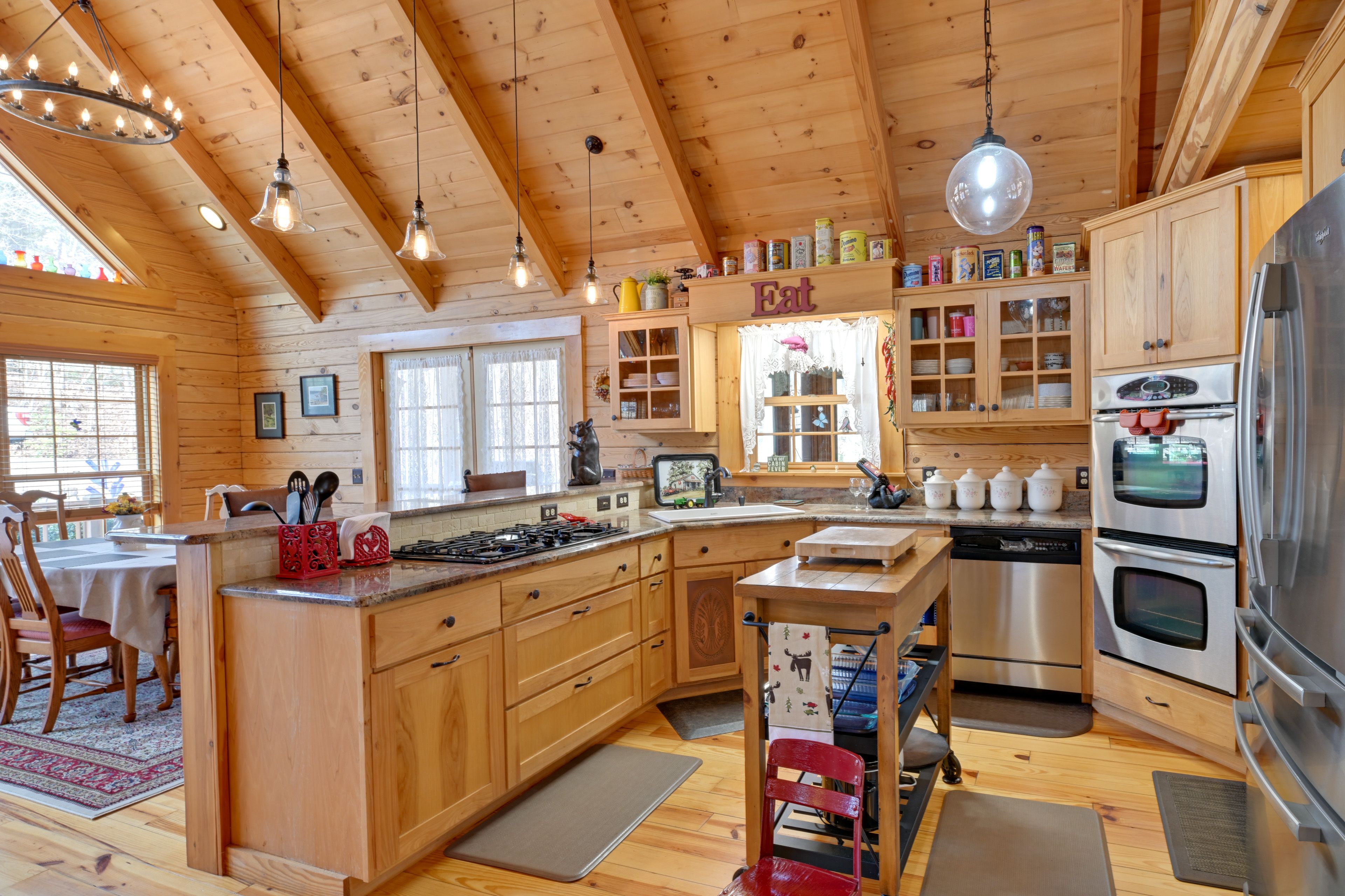 Kitchen | Blender | Toaster | Spices | Main Floor