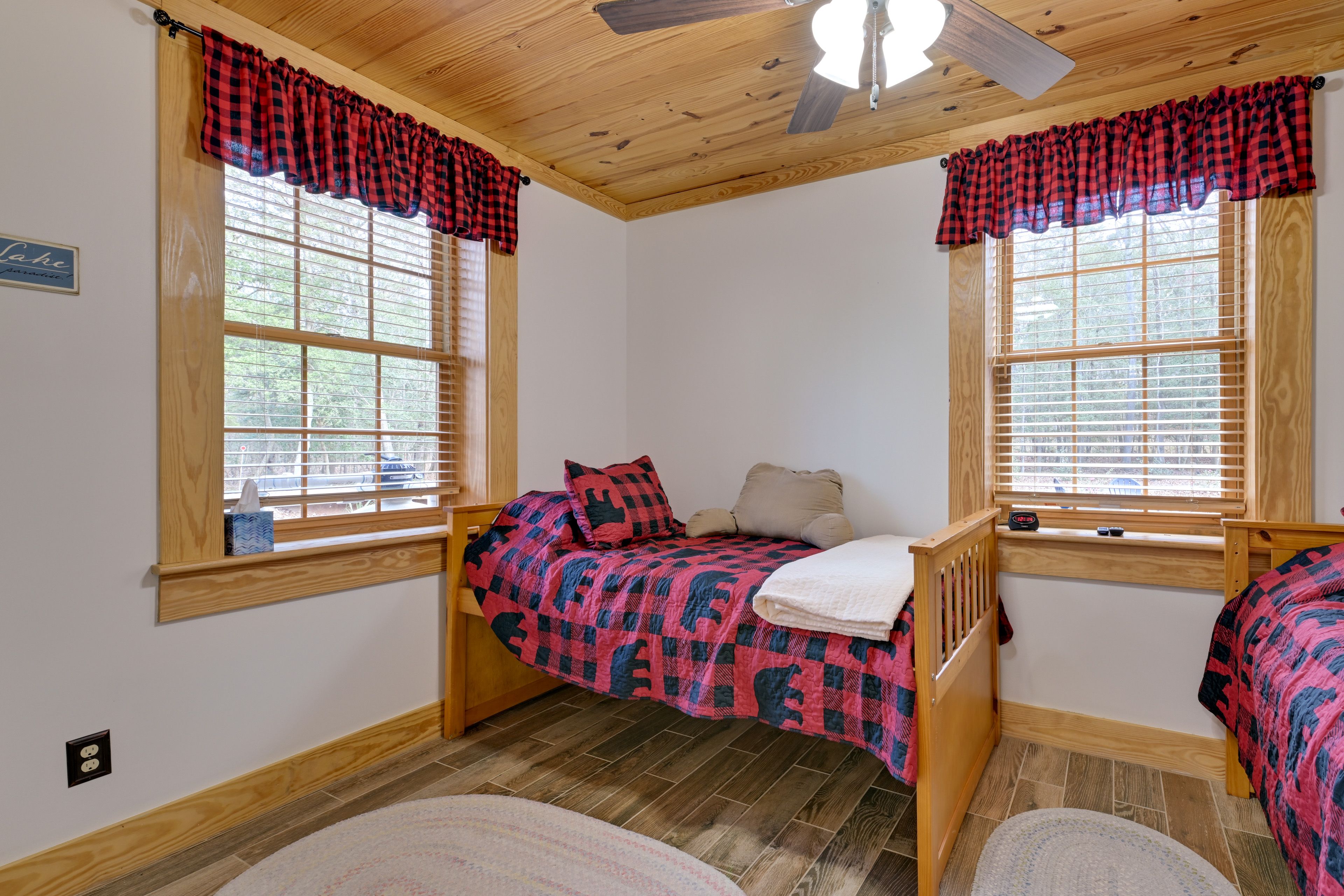 Bedroom 4 | 2 Twin Beds | Lower Floor