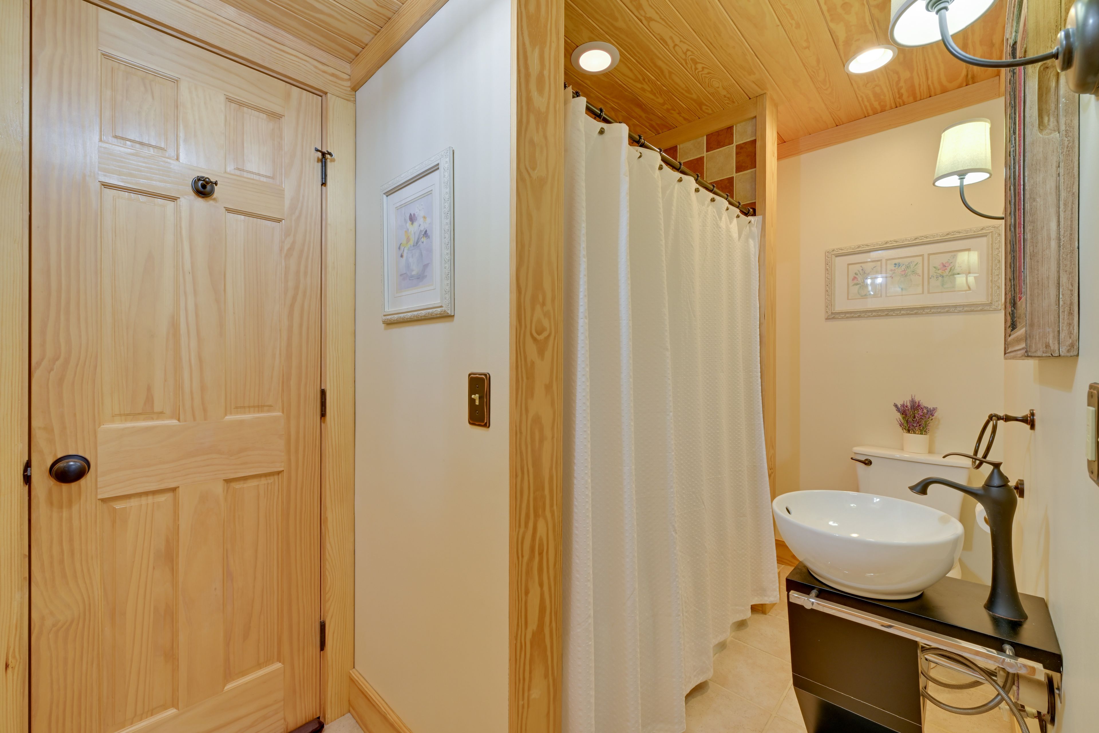Full Bathroom | Lower Floor