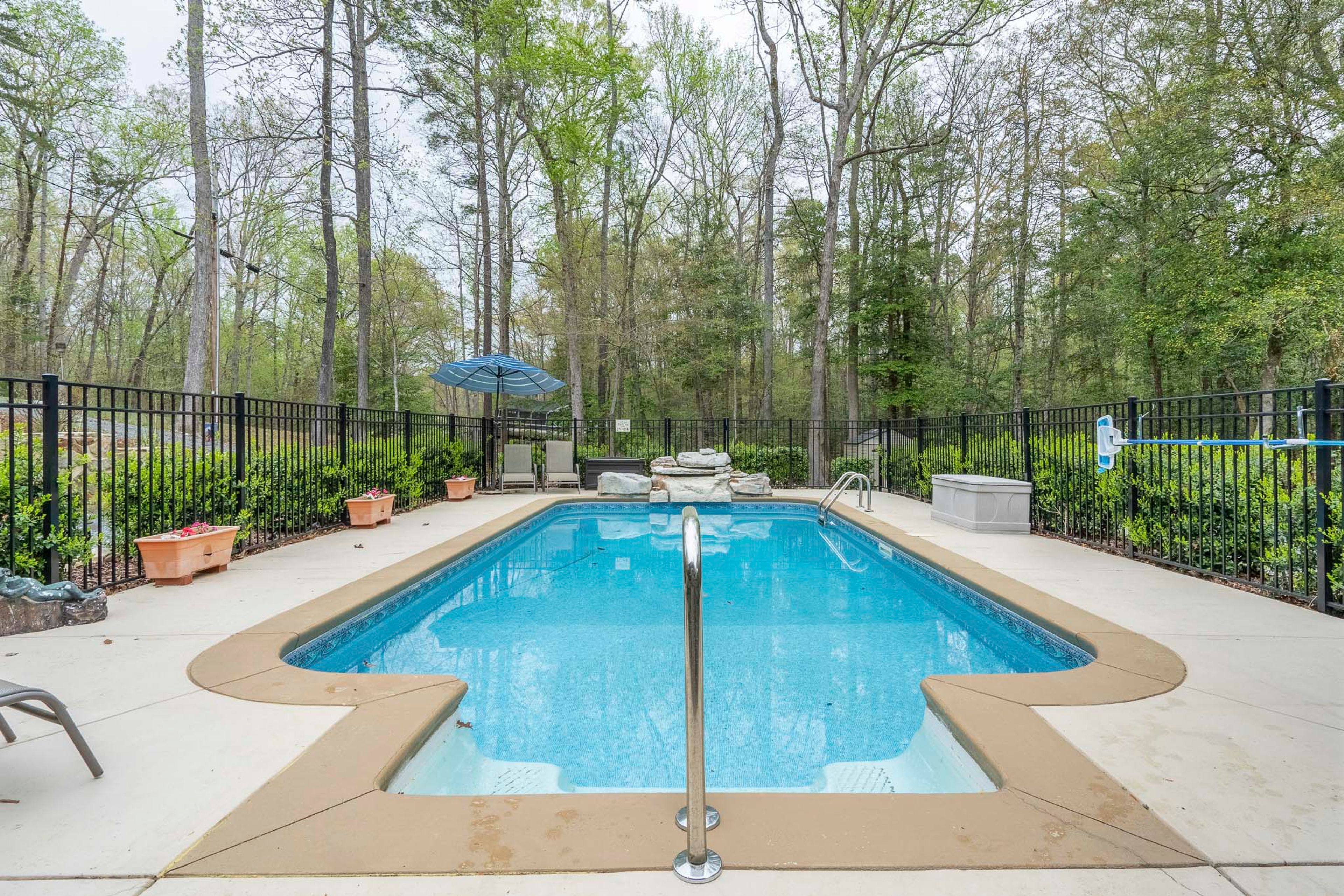 Pool Area (Not Heated)