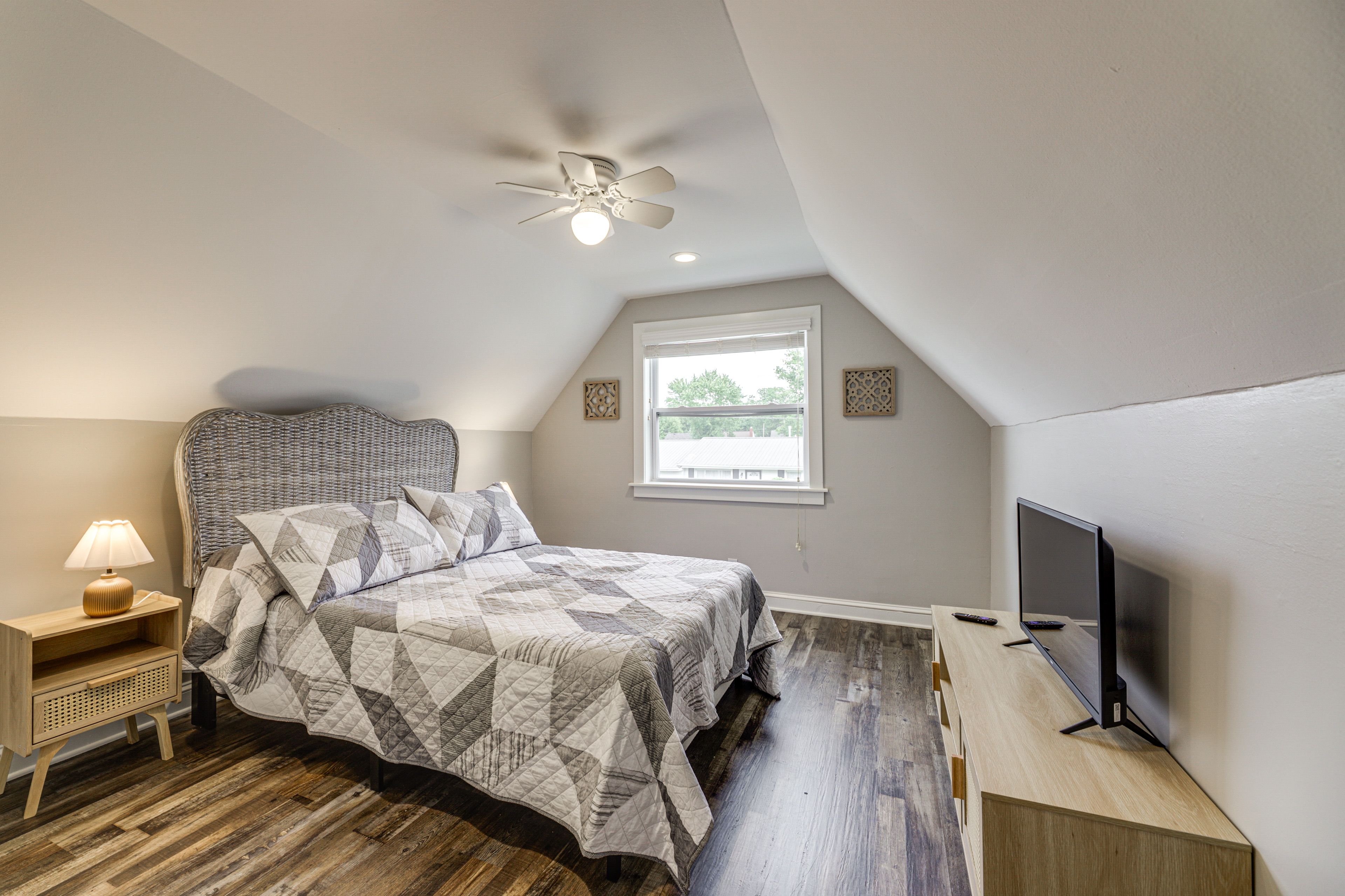 Bedroom 2 | Full Bed | 2nd Floor