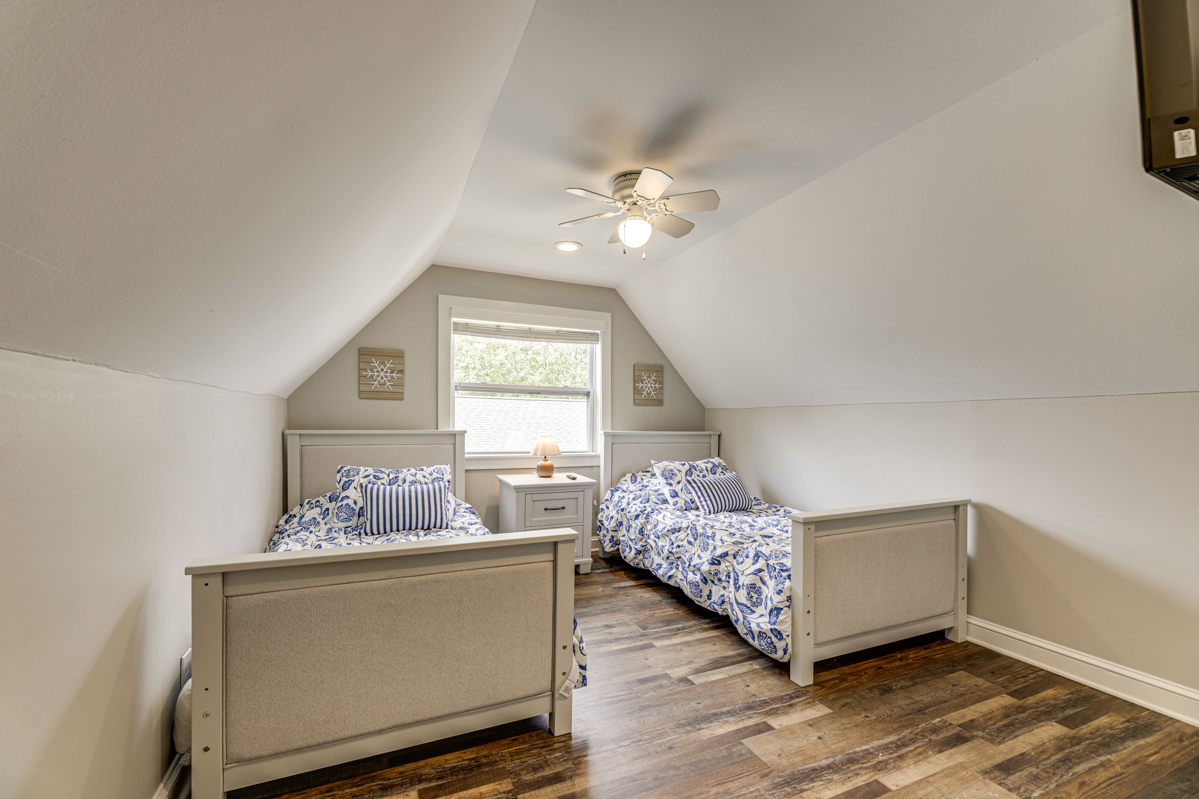 Bedroom 3 | 2 Twin Beds | 2nd Floor