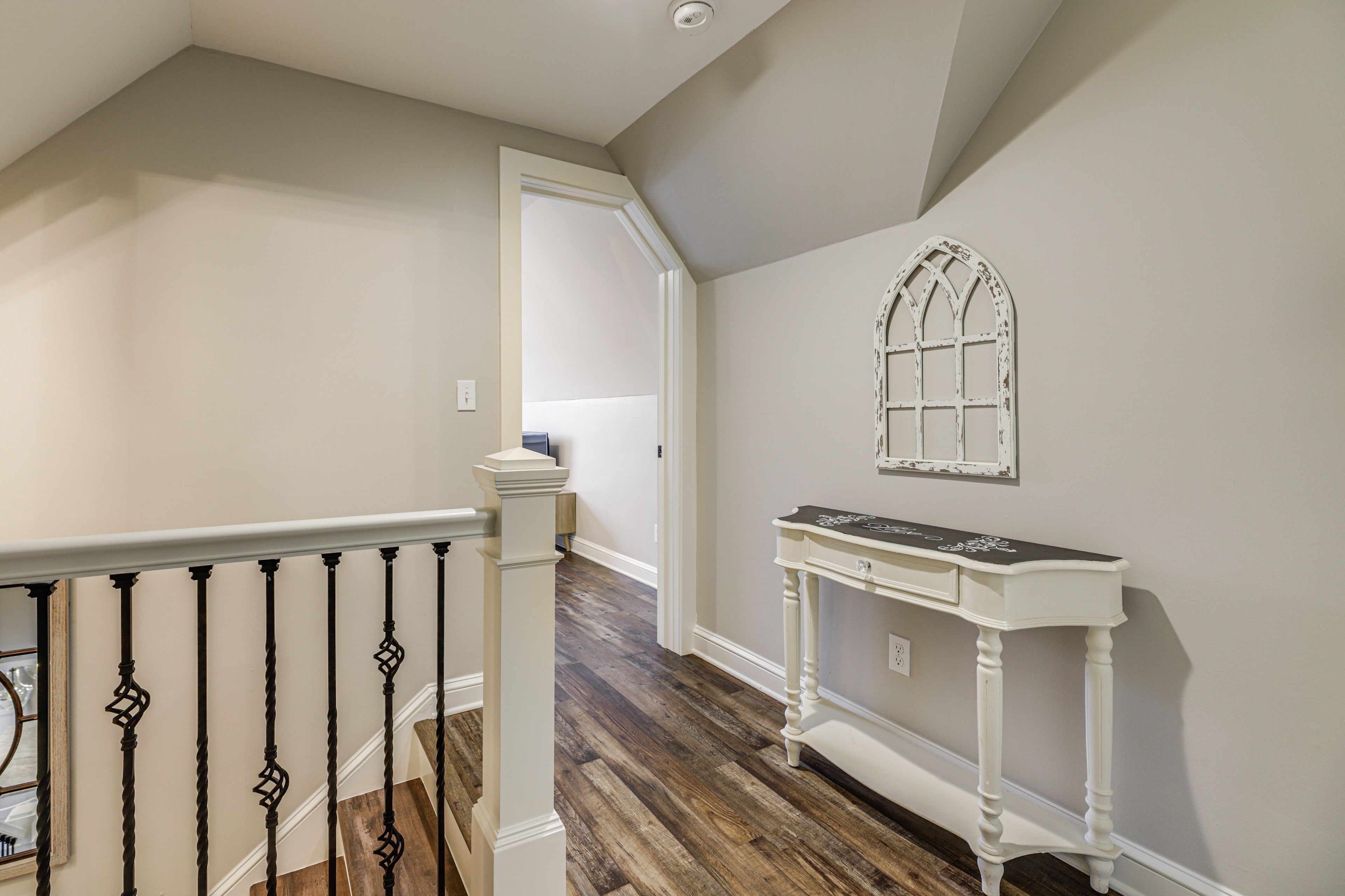 Upstairs Landing | 2nd Floor