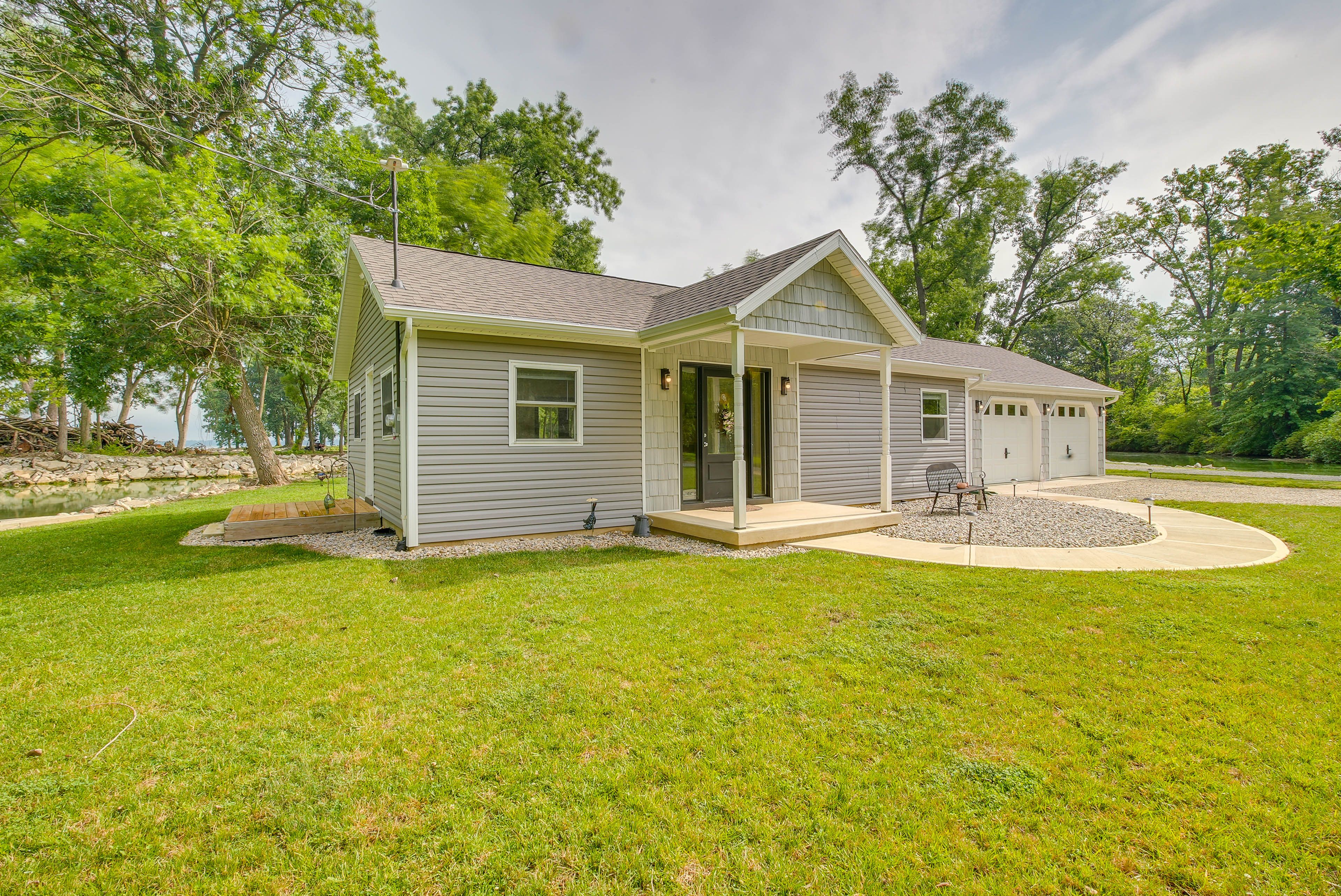 Parking | Driveway (2 Vehicles)
