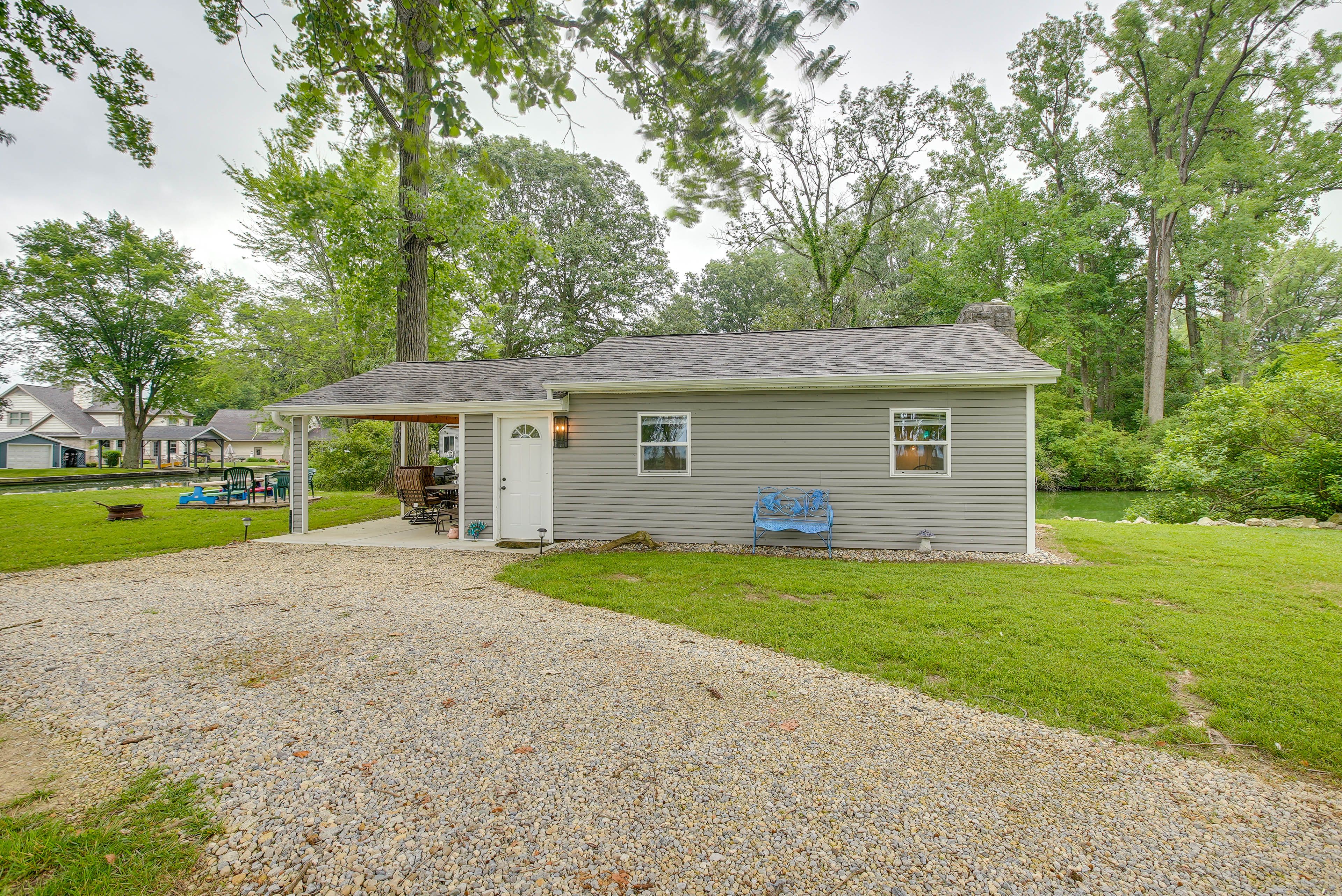 Parking | Driveway (2 Vehicles)