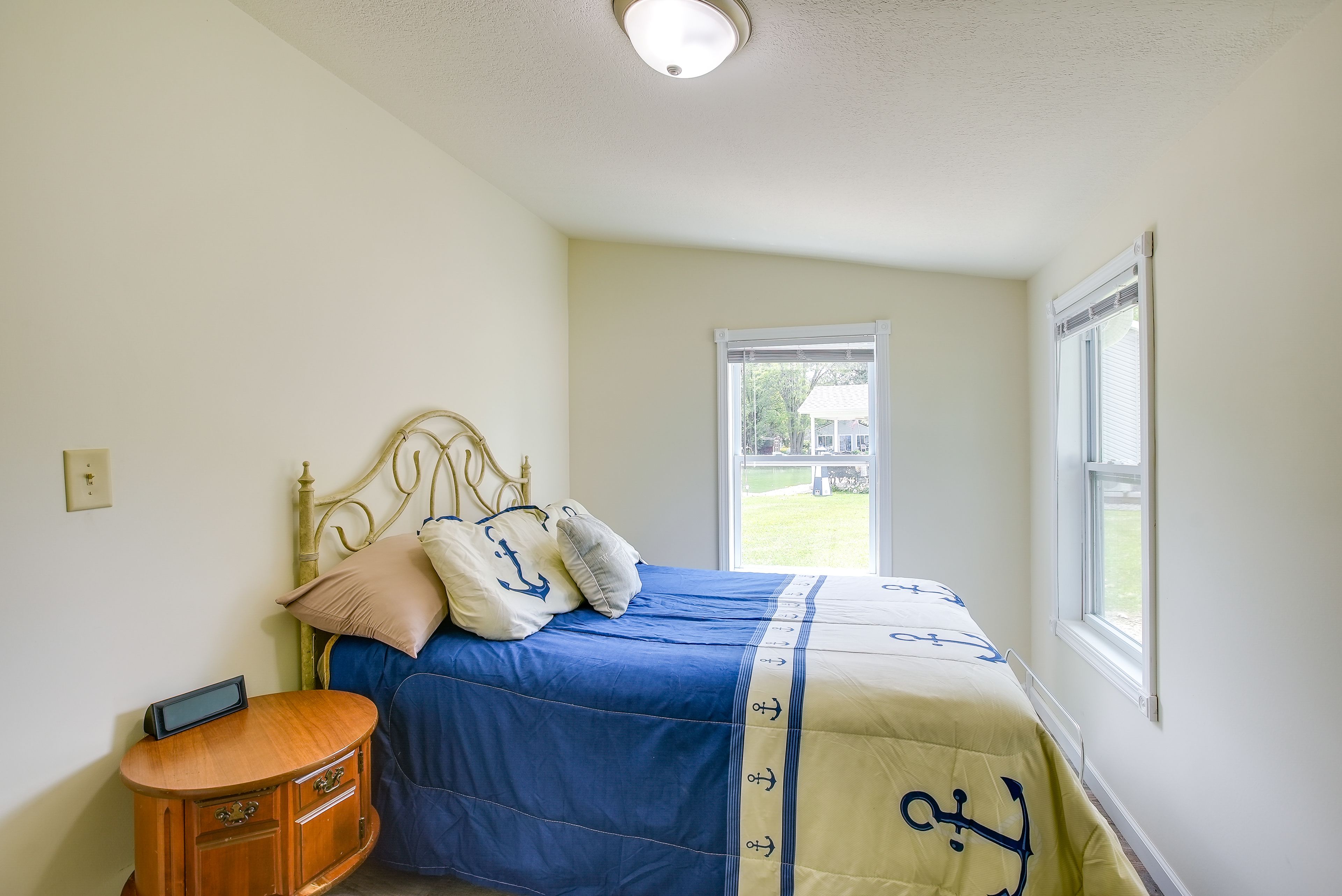 Bedroom 1 | Full Bed | Linens Provided