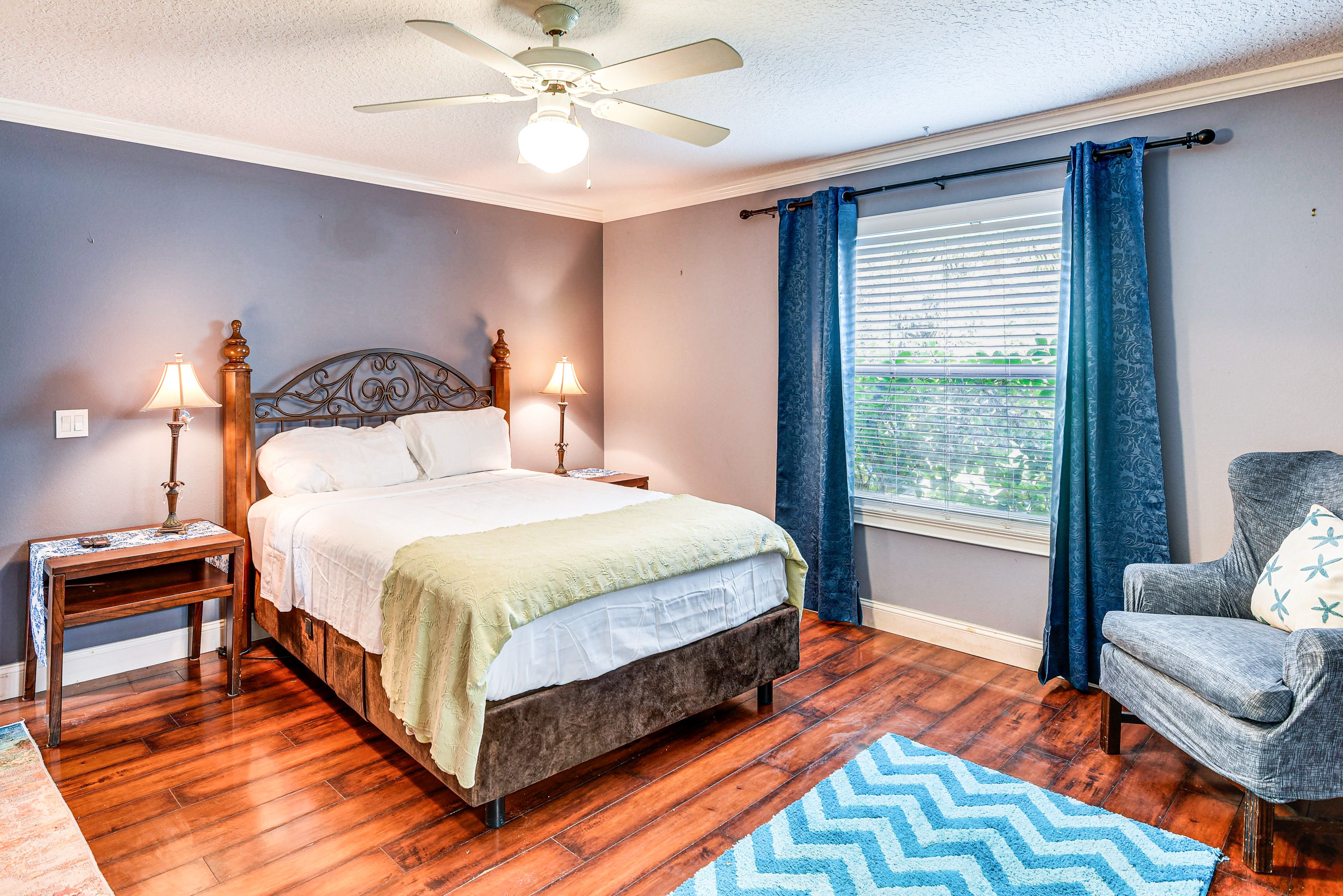 Bedroom 1 | Queen Bed | Linens Provided