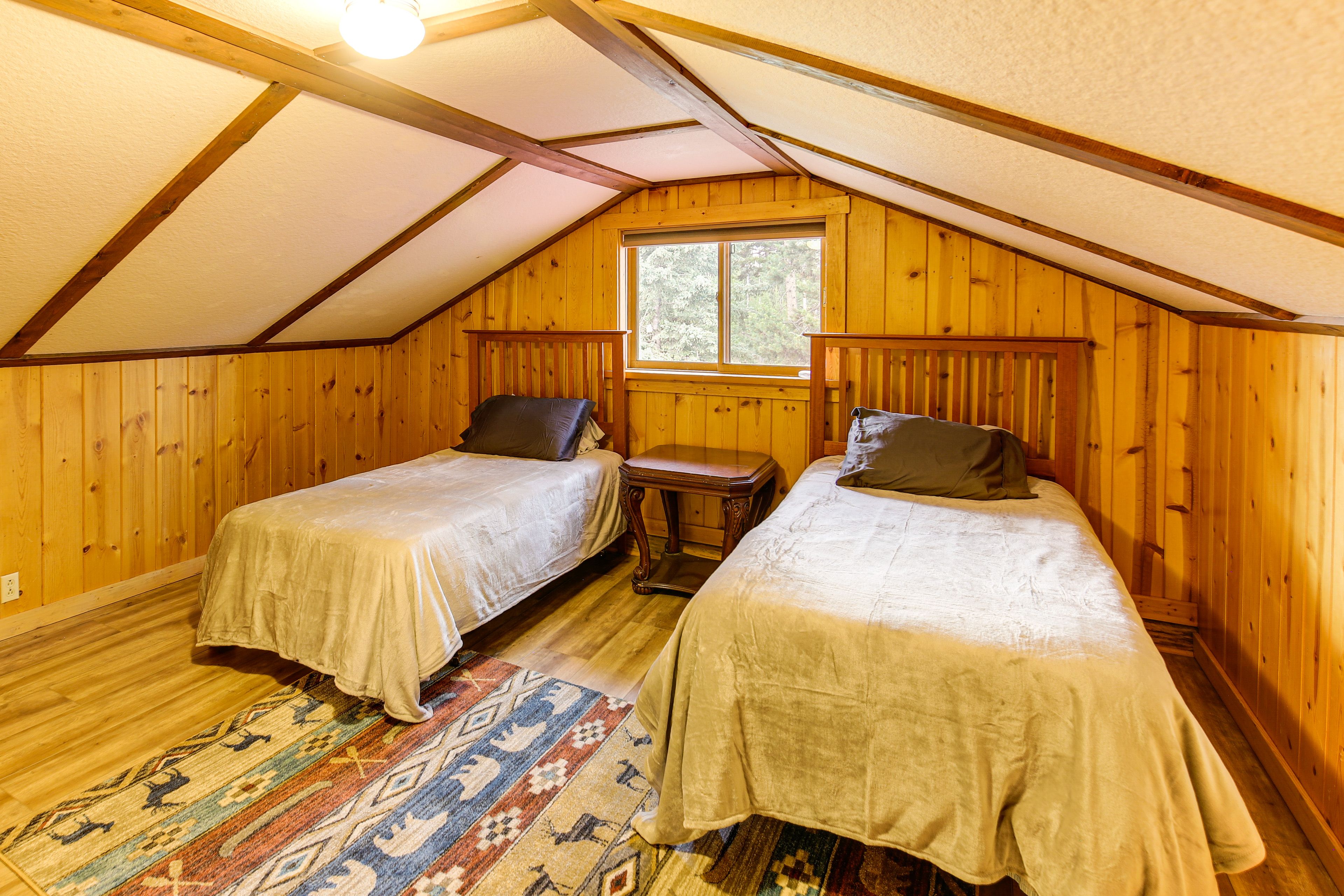 Bedroom 2 | 2 Twin Beds | 2nd Floor