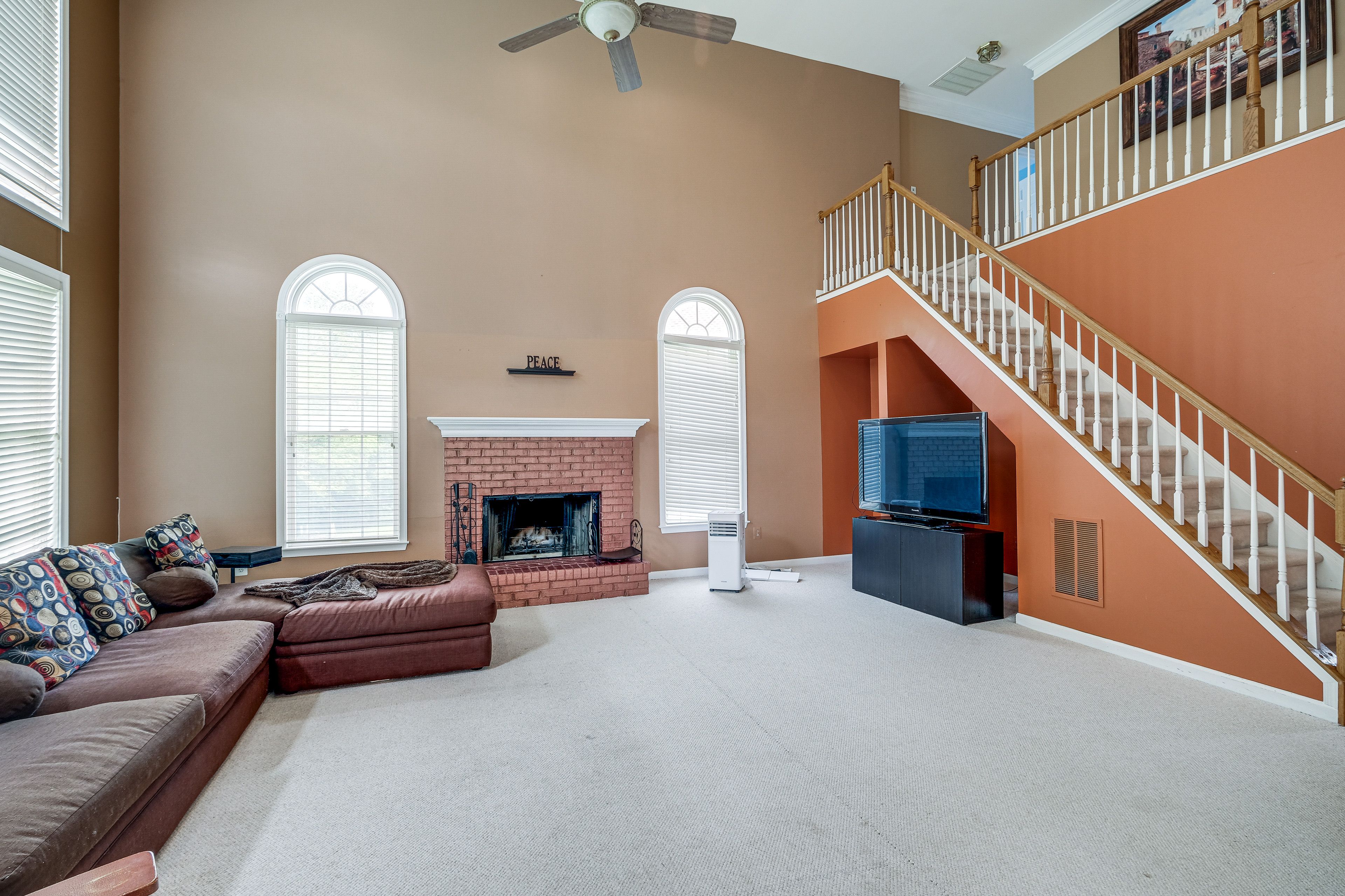 Living Room | 1st Floor | Free WiFi | Central A/C & Heating