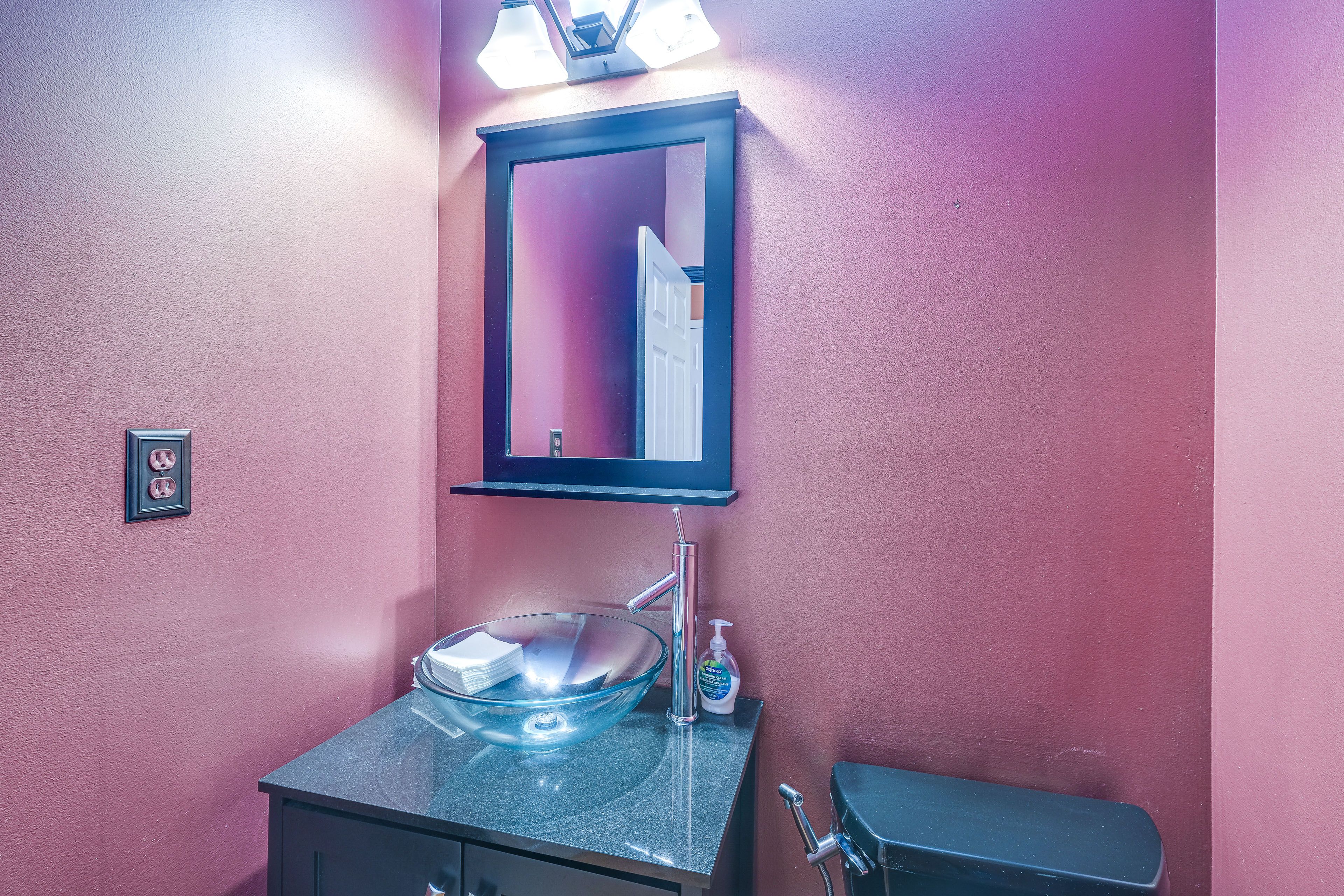 Half Bathroom | 1st Floor