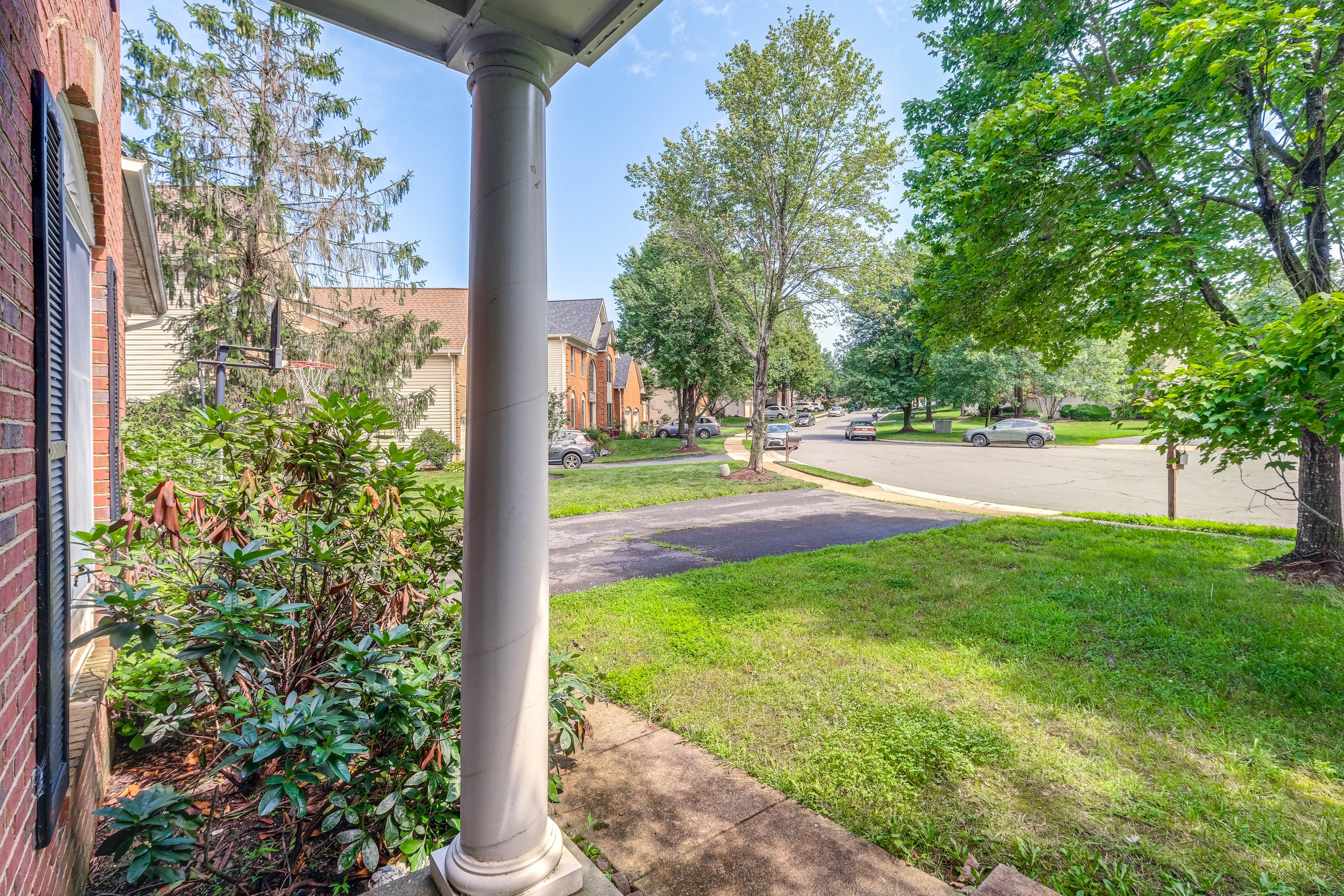 Property Exterior | Driveway (4 Vehicles) | Free Street Parking