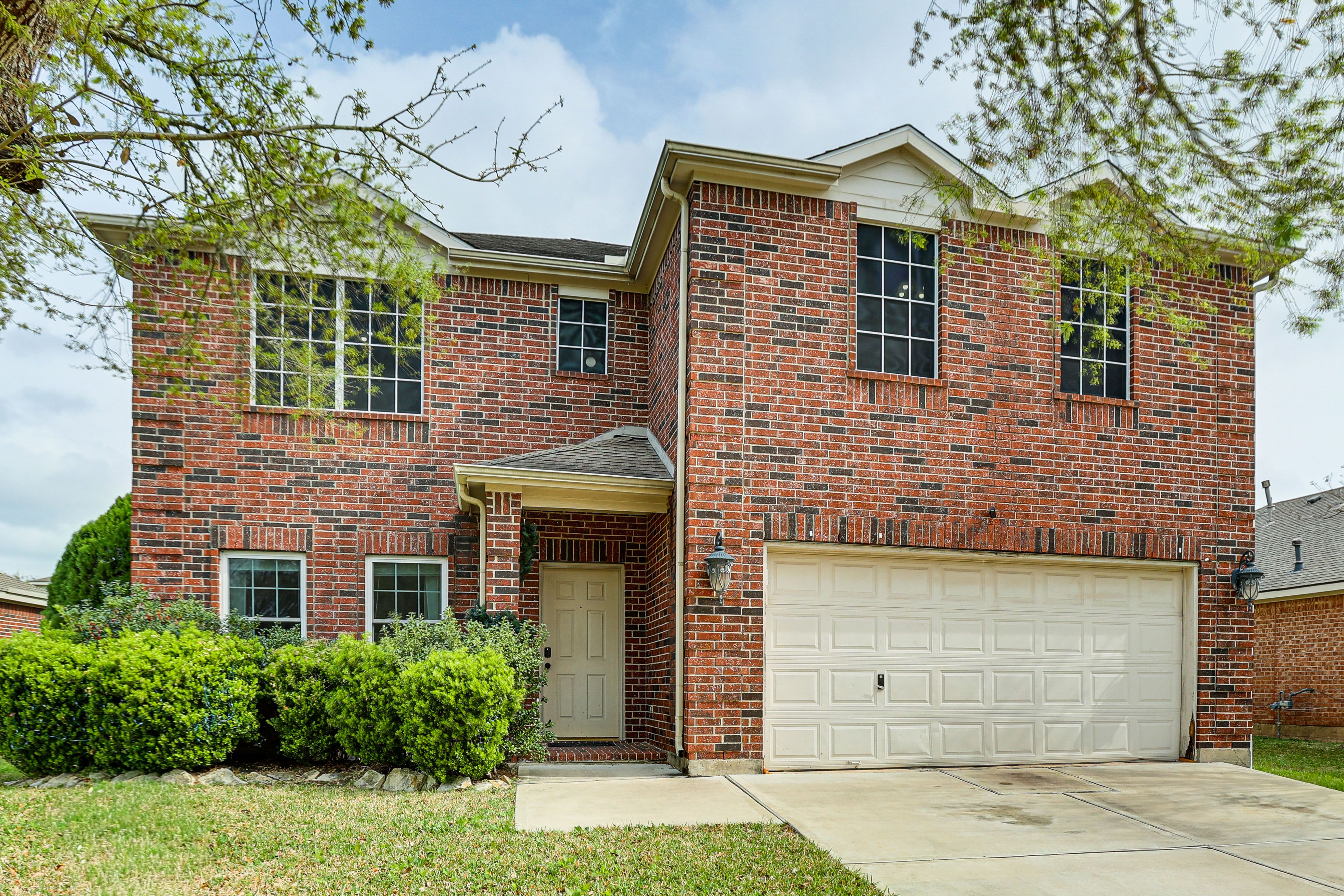 Driveway Parking | 2 Vehicles