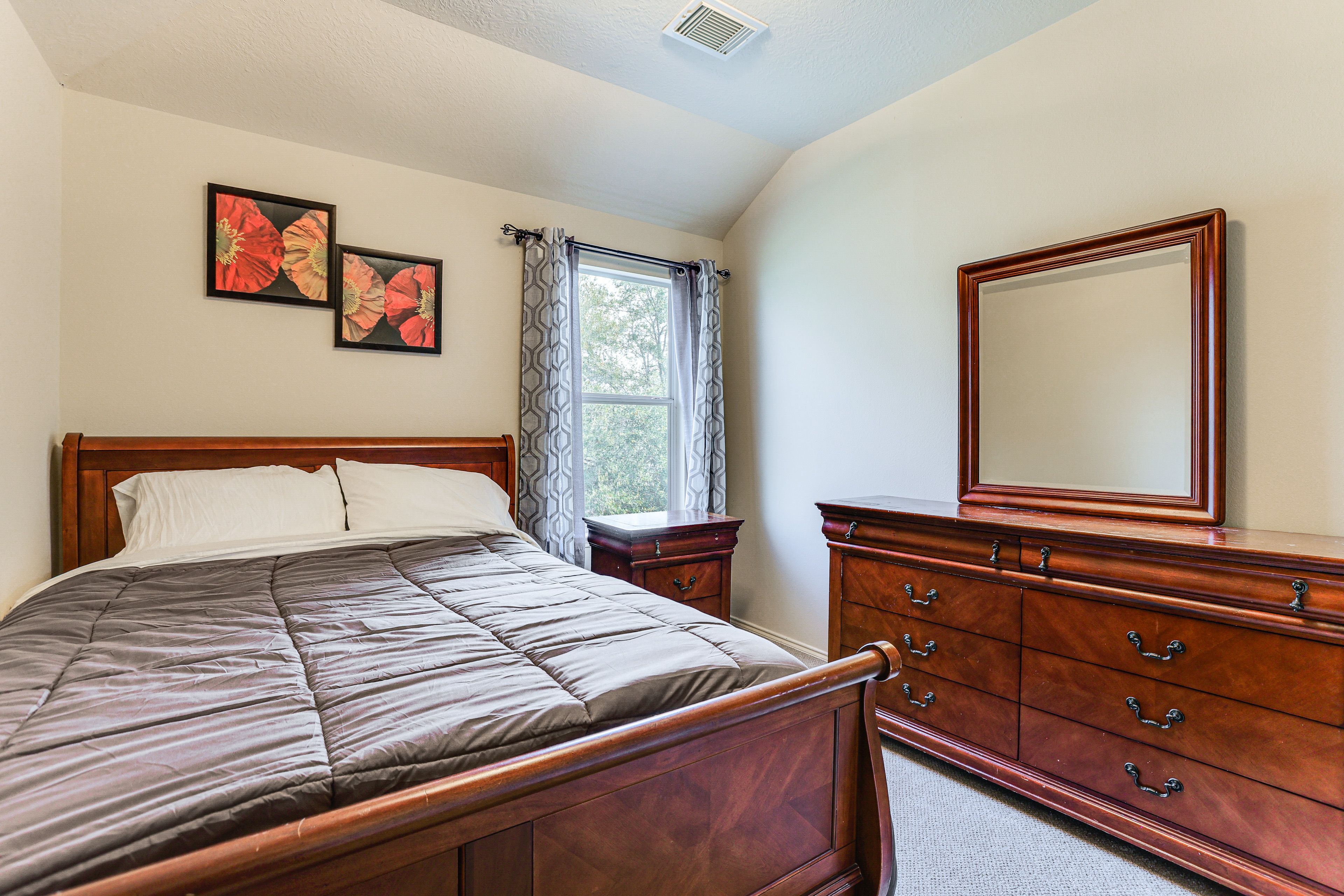 Bedroom 2 | Queen Bed | 2nd Floor