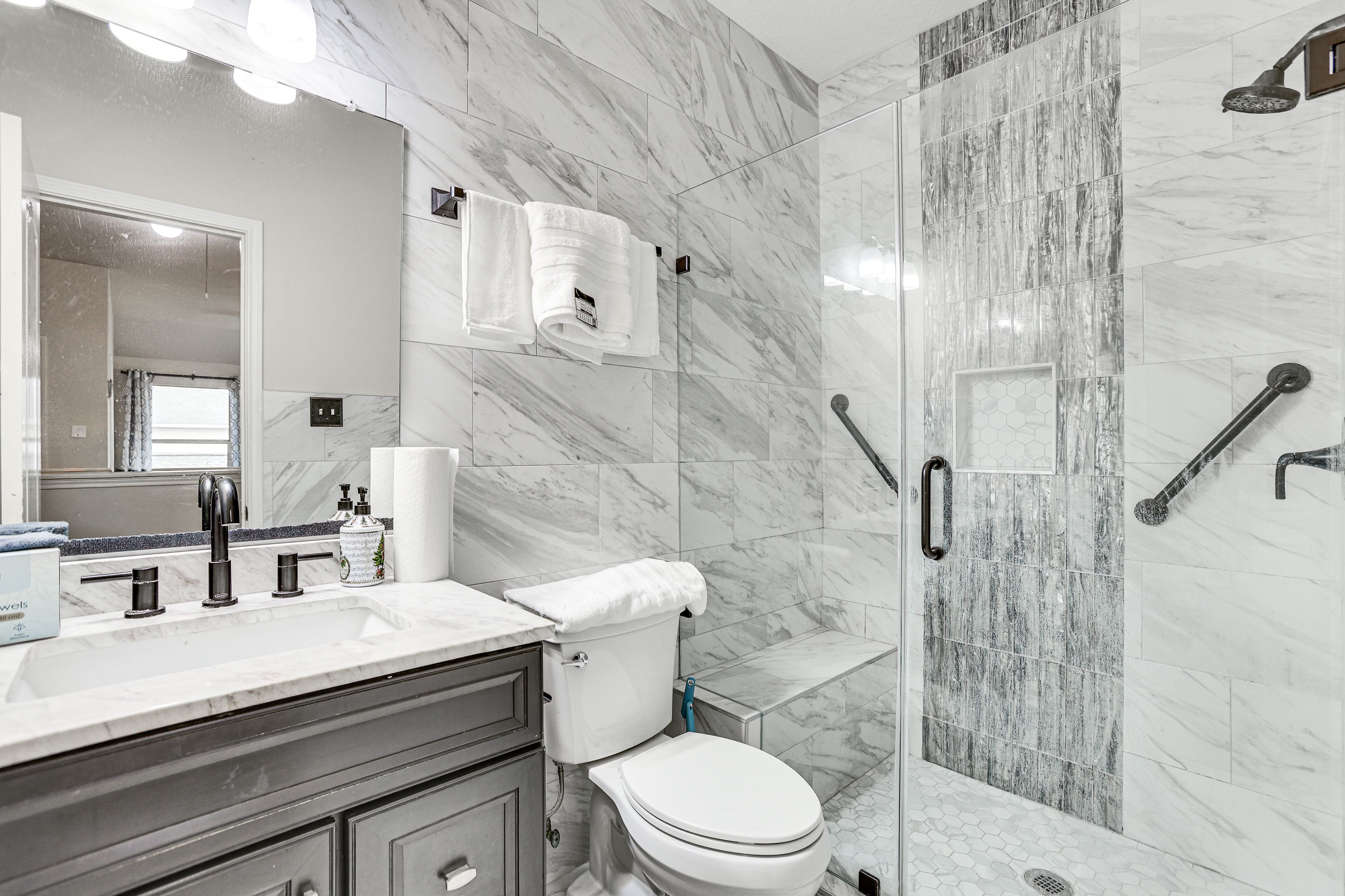 Full Bath | 2nd Floor