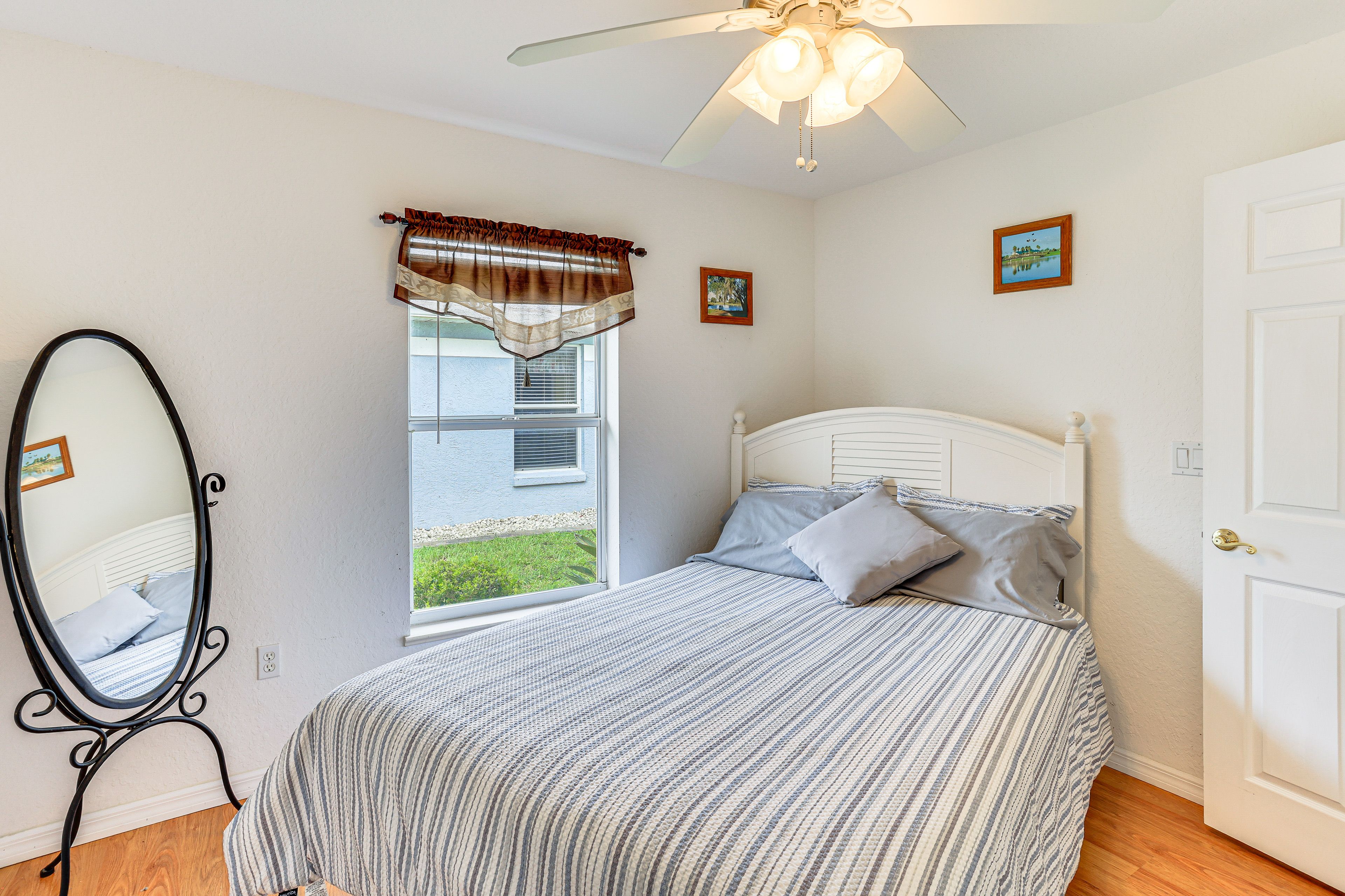 Bedroom 2 | Queen Bed | Linens Provided