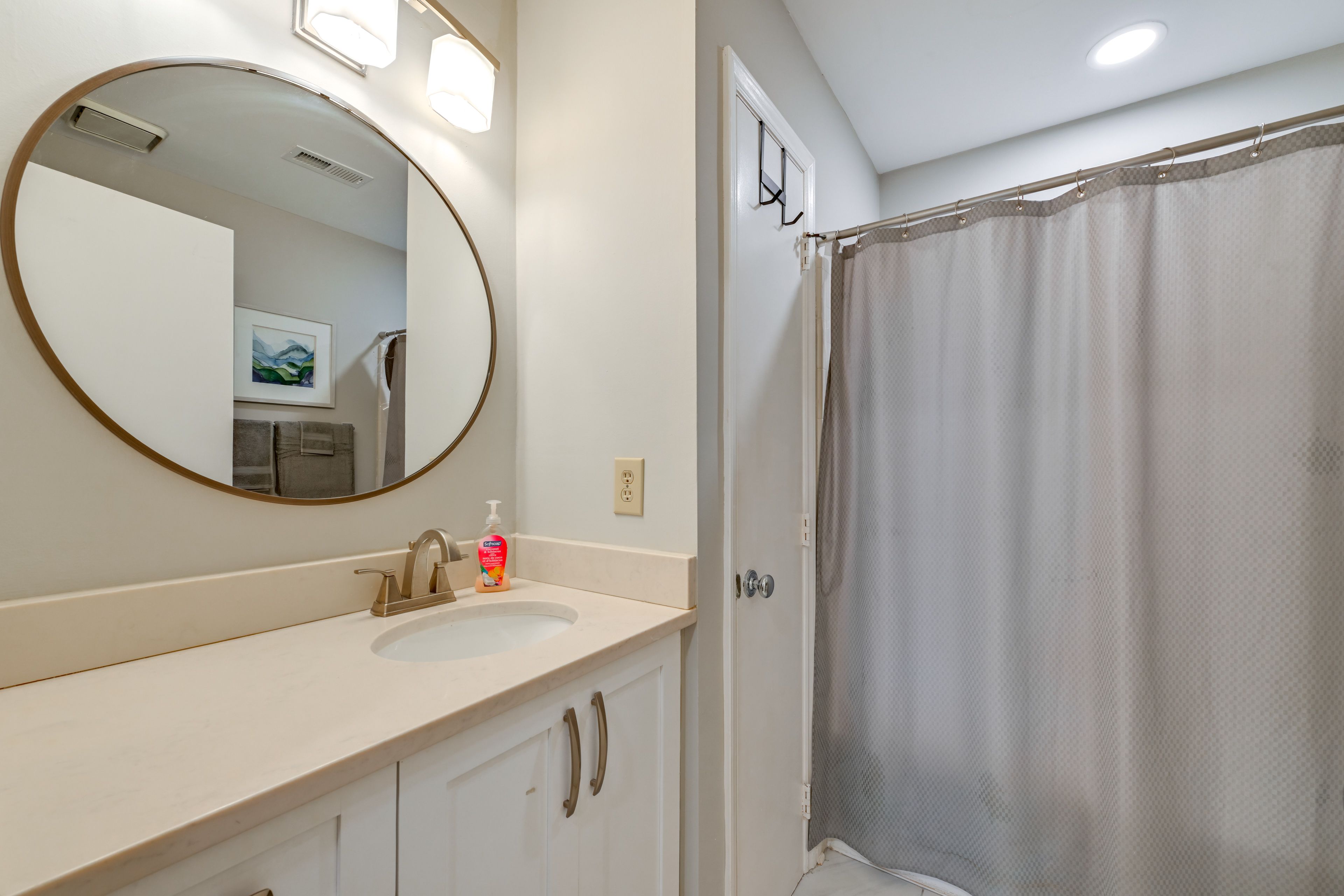 Bathroom | Towels Provided