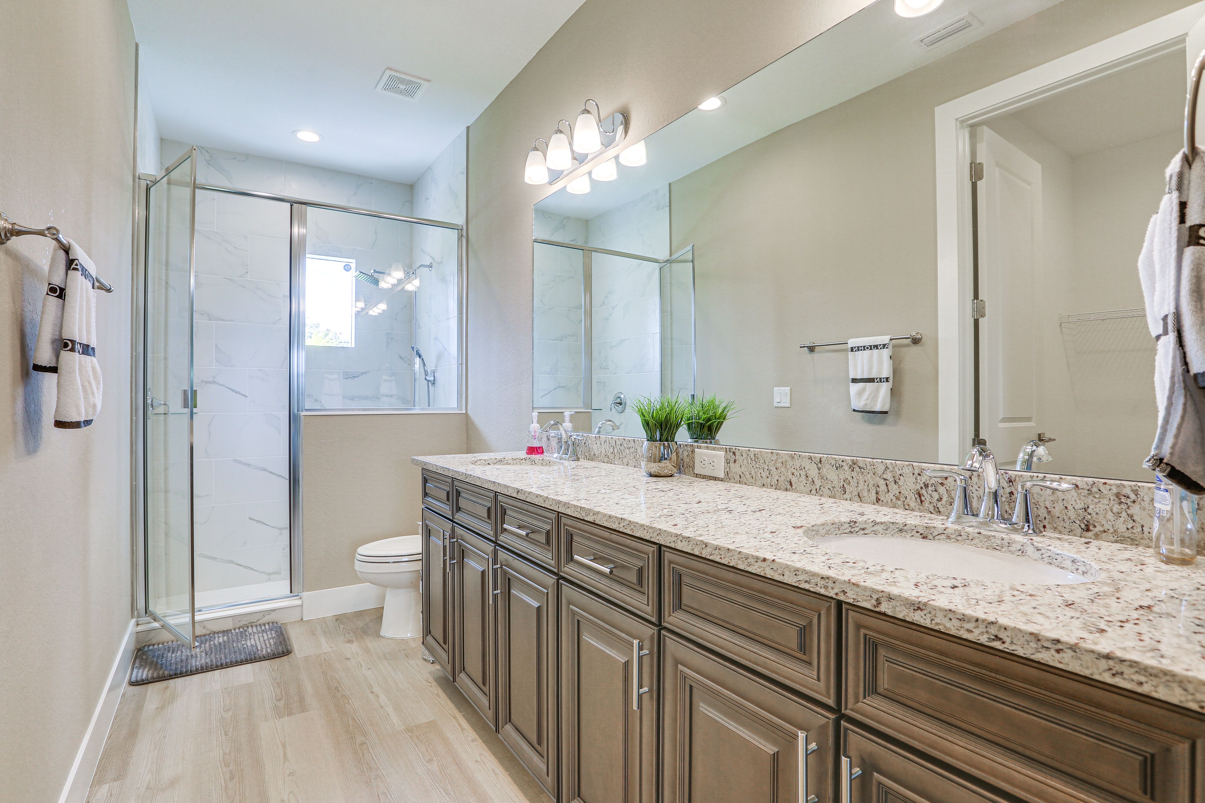 En-Suite Bathroom | Towels Provided