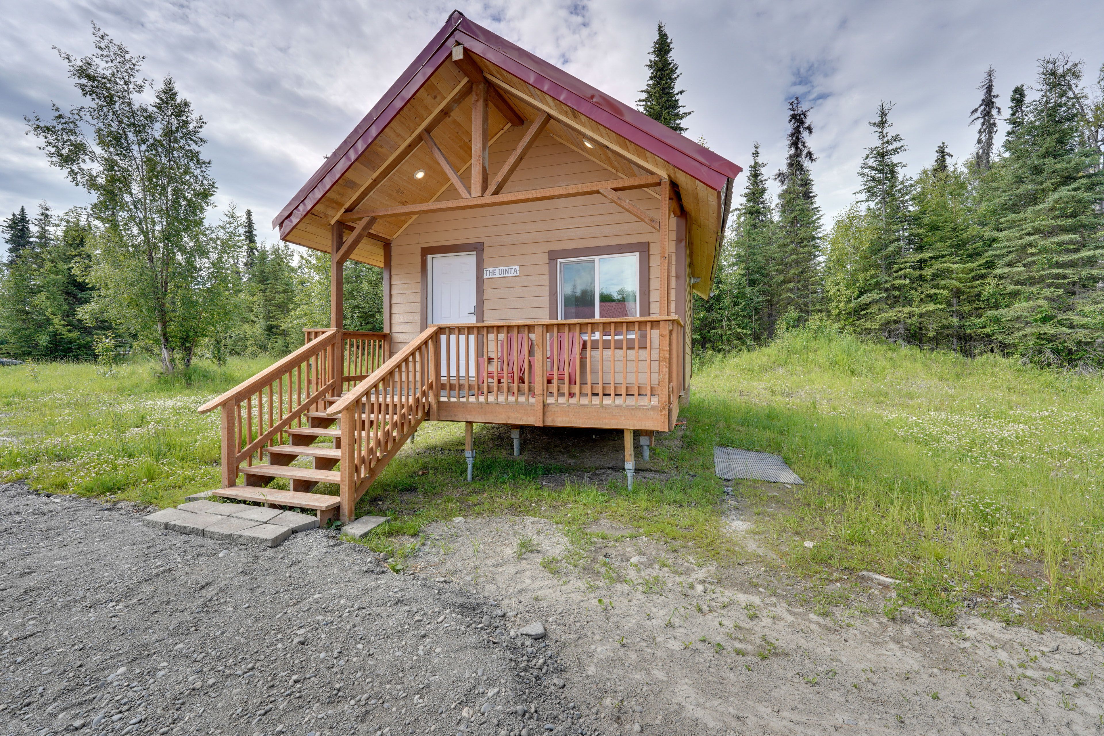 Soldotna Vacation Rental | Studio | 1BA | 650 Sq Ft | Stairs to Enter