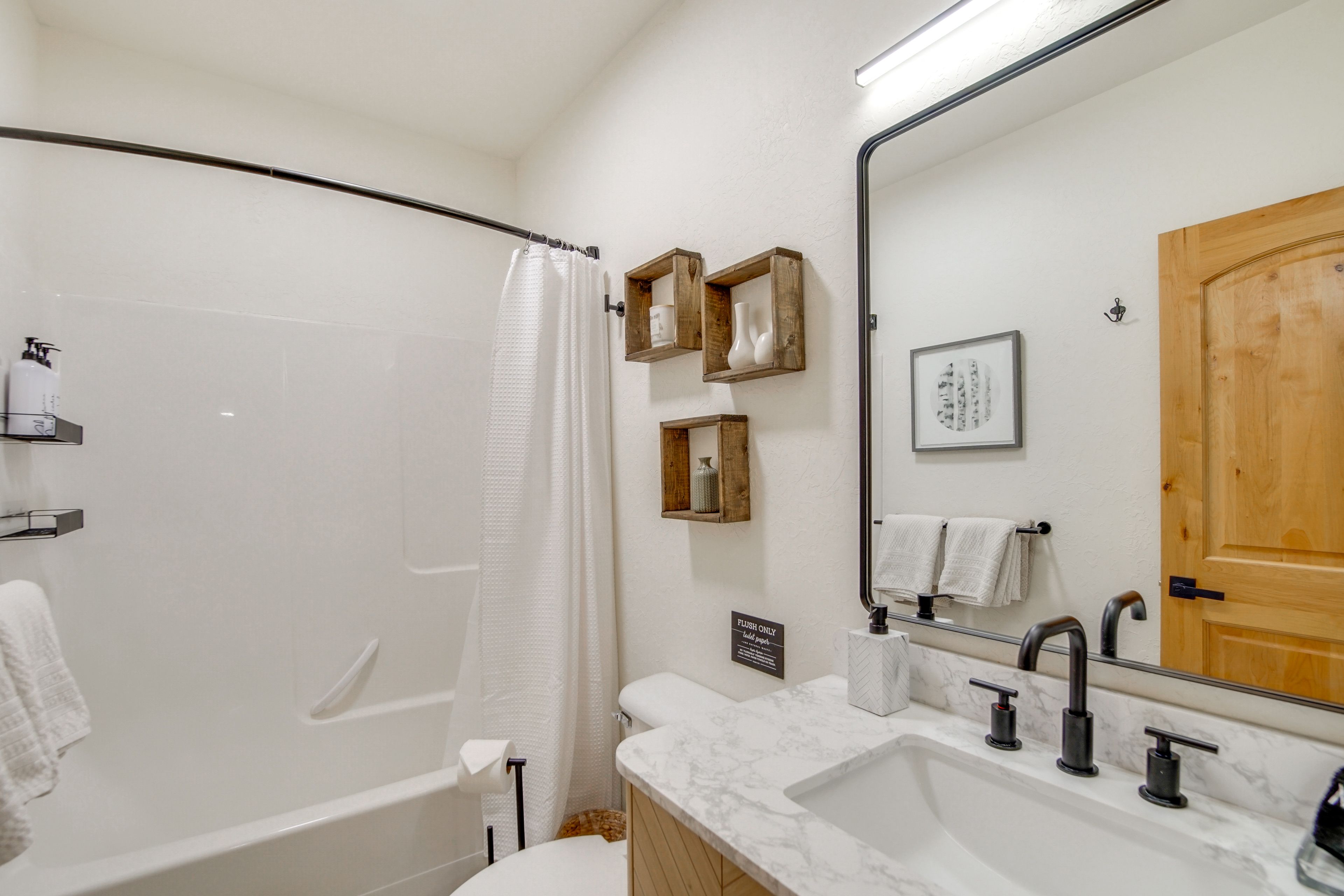 Full Bathroom | Basement | Complimentary Toiletries