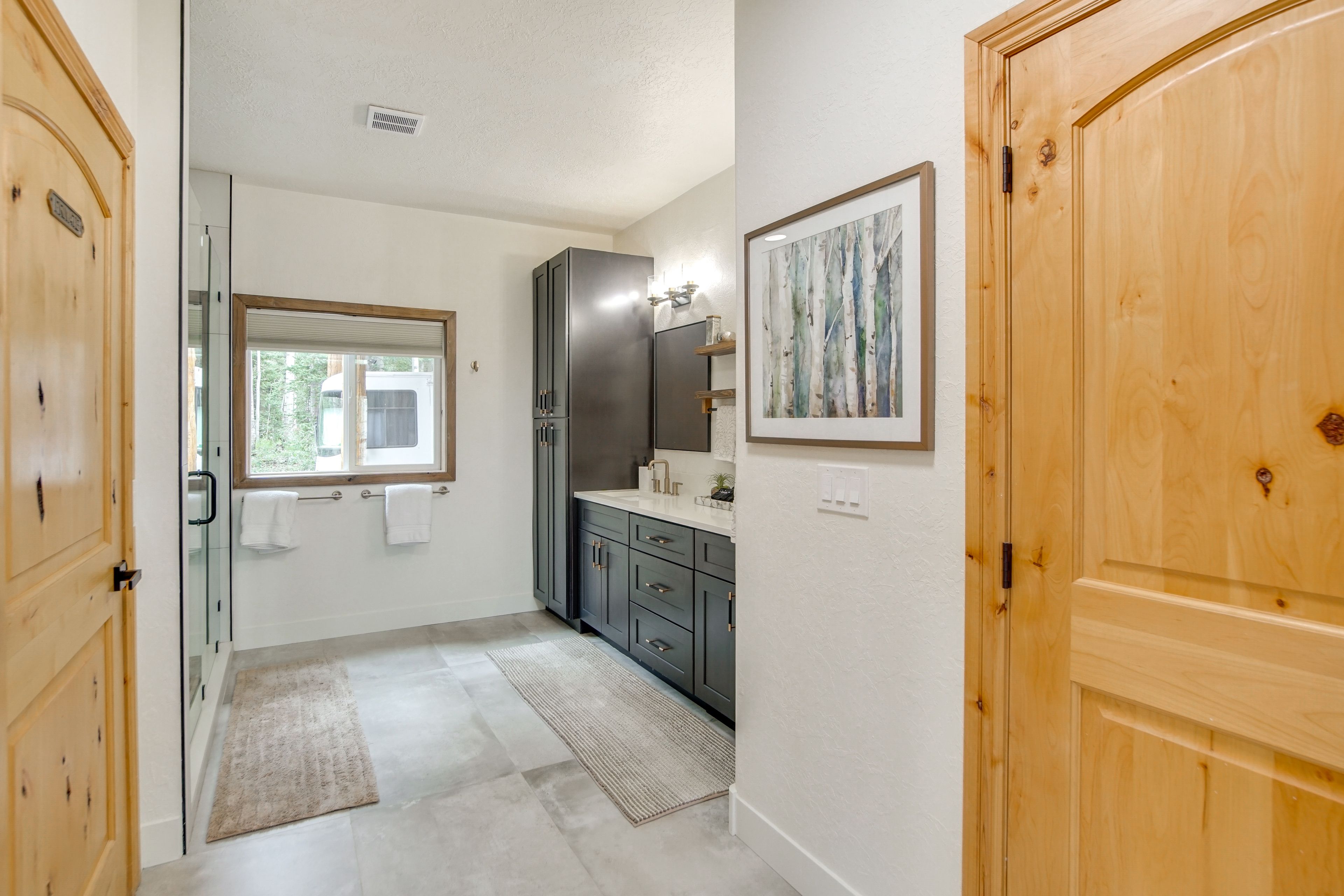 En-Suite Bathroom | 1st Floor | Towels Provided