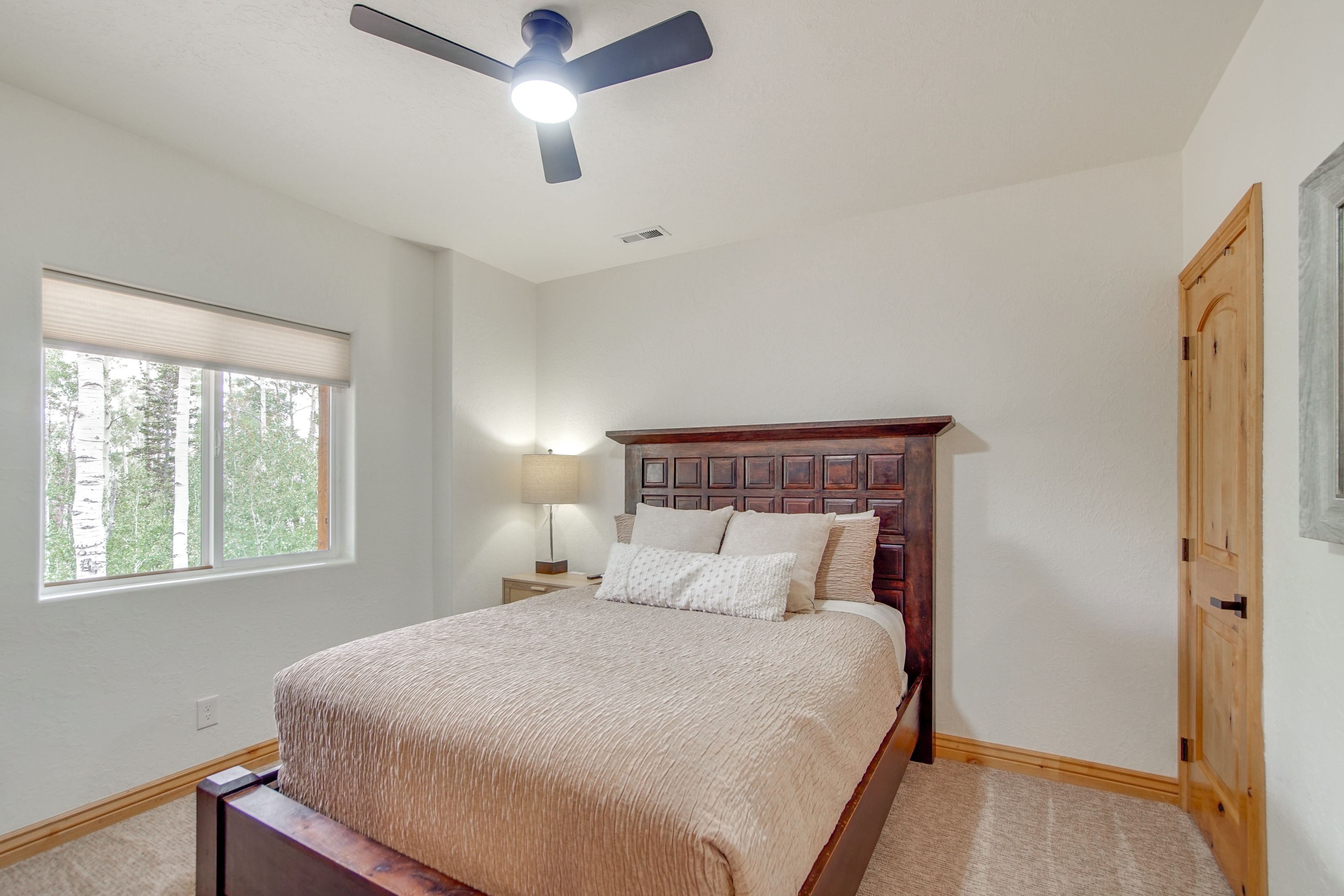 Bedroom 3 | Basement | Queen Bed | Smart TV