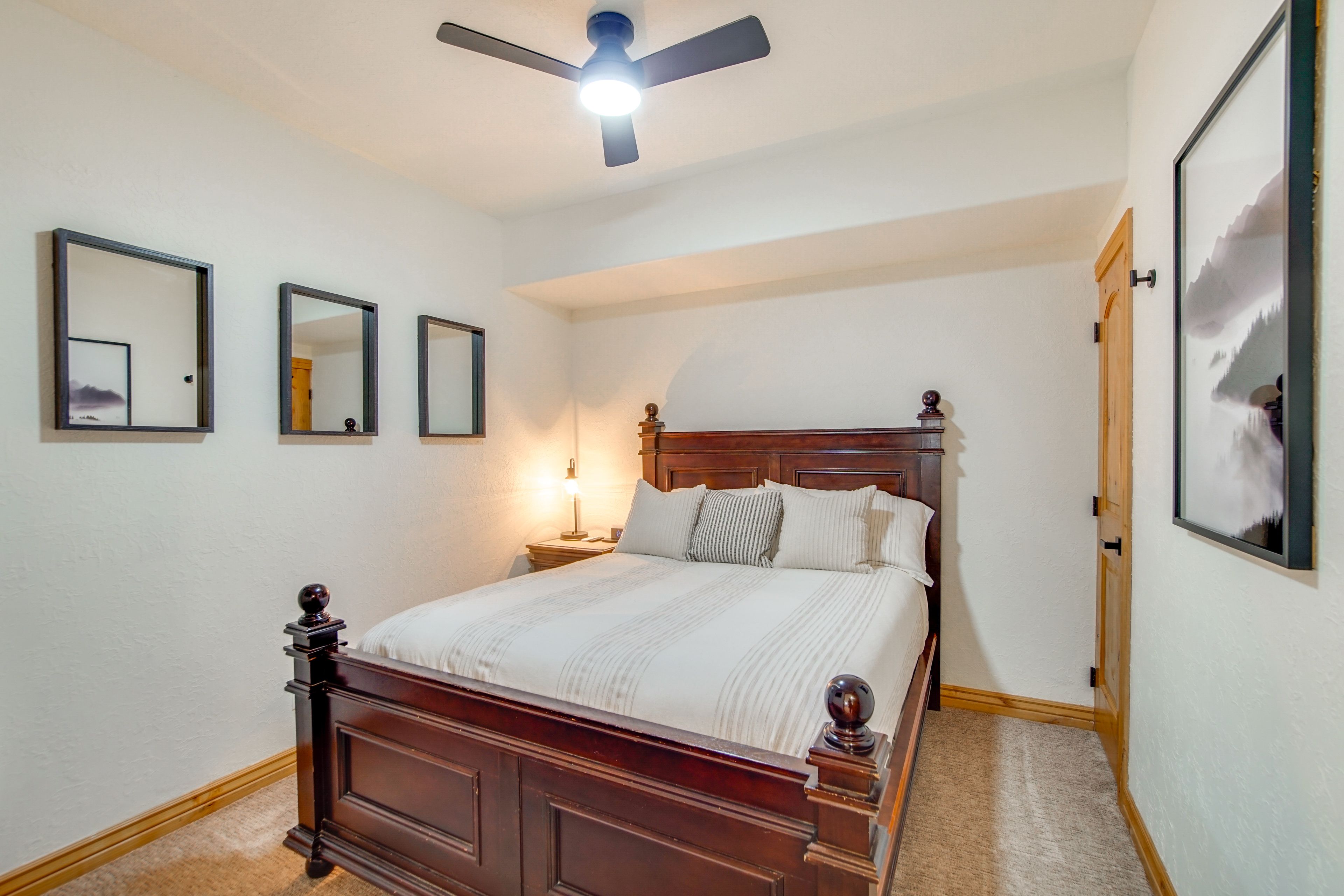 Bedroom 4 | Basement | Queen Bed | Smart TV