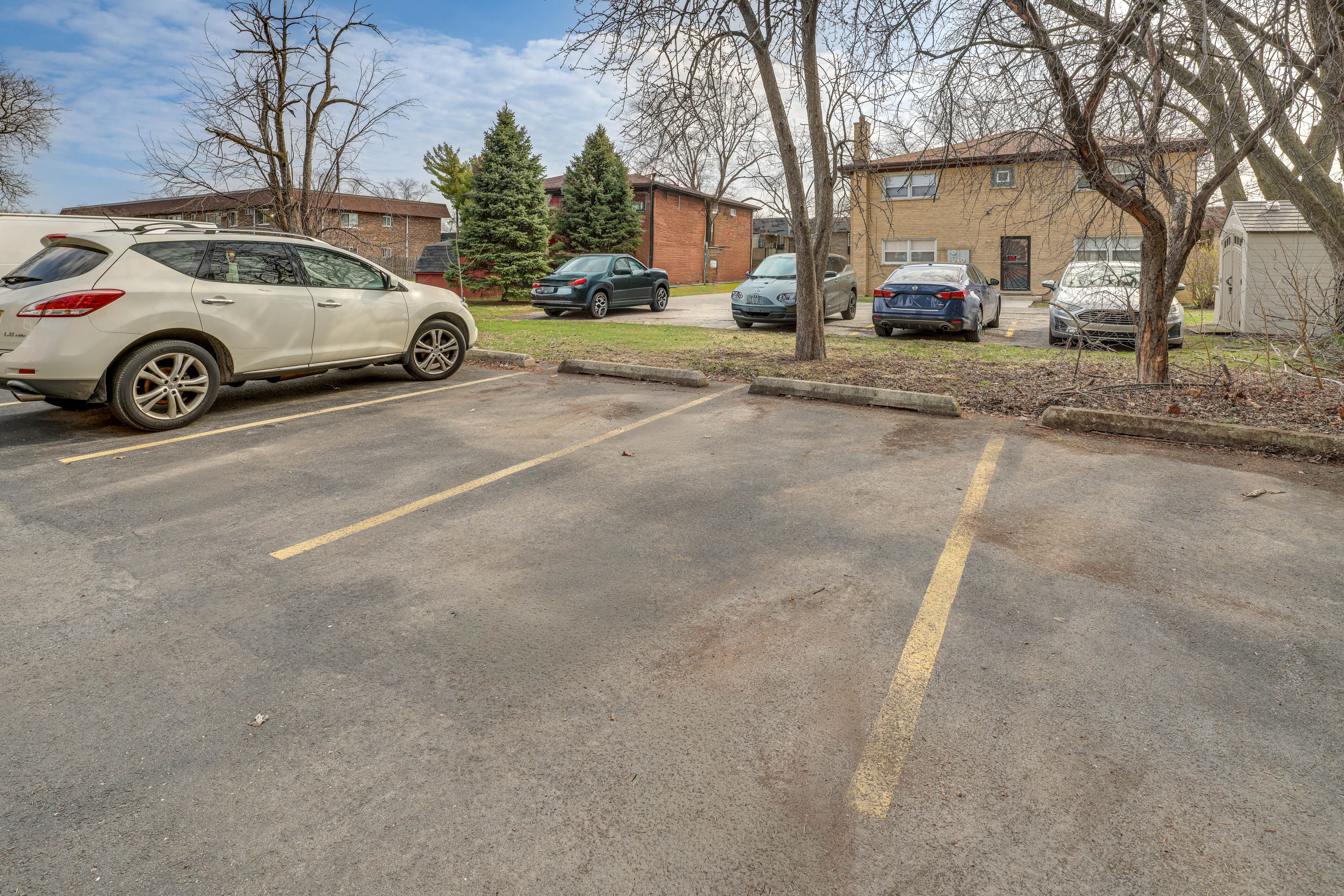 Parking | Community Lot (1 Vehicle)