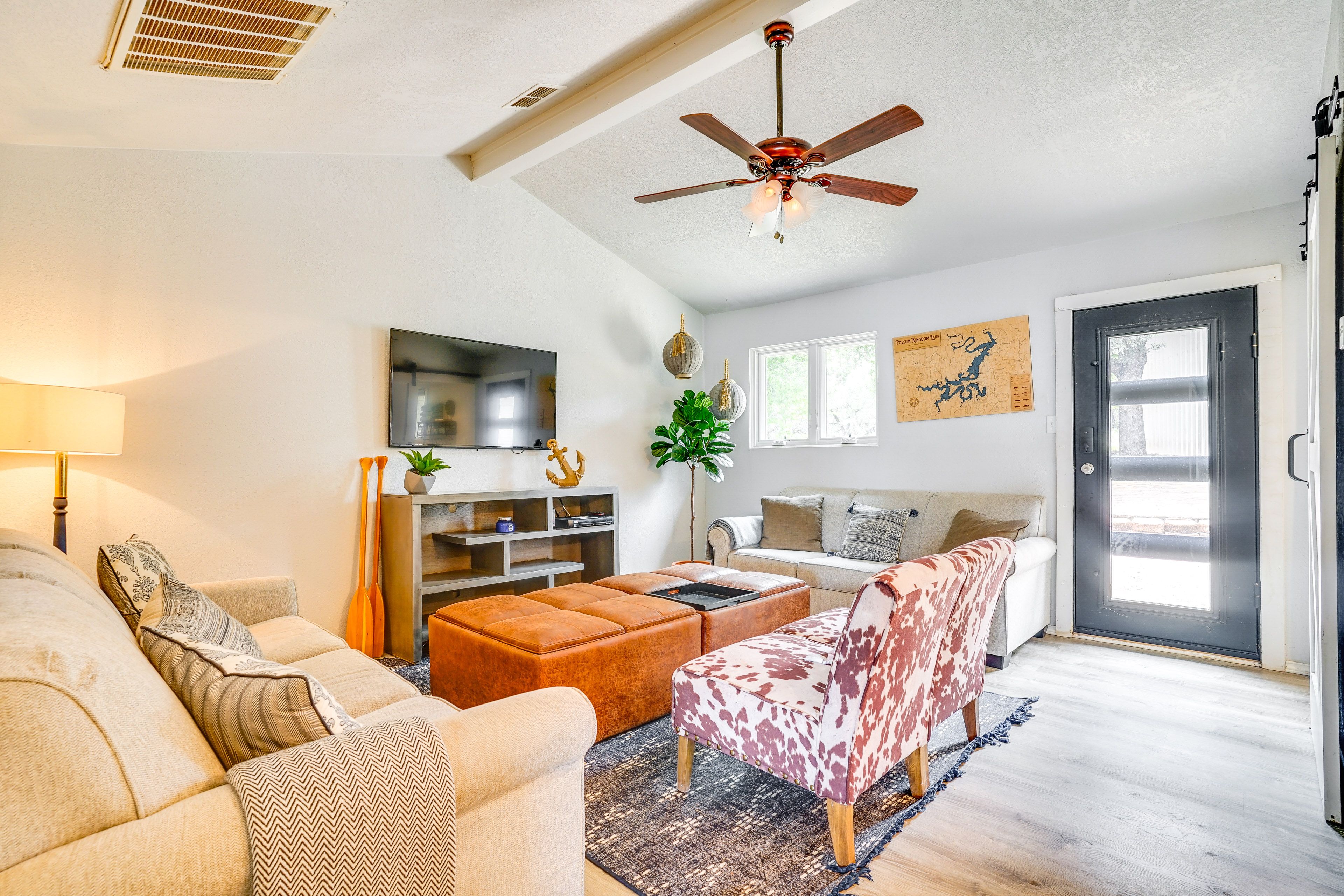 Living Room | Sleeper Sofa | Free WiFi | Central A/C & Heat