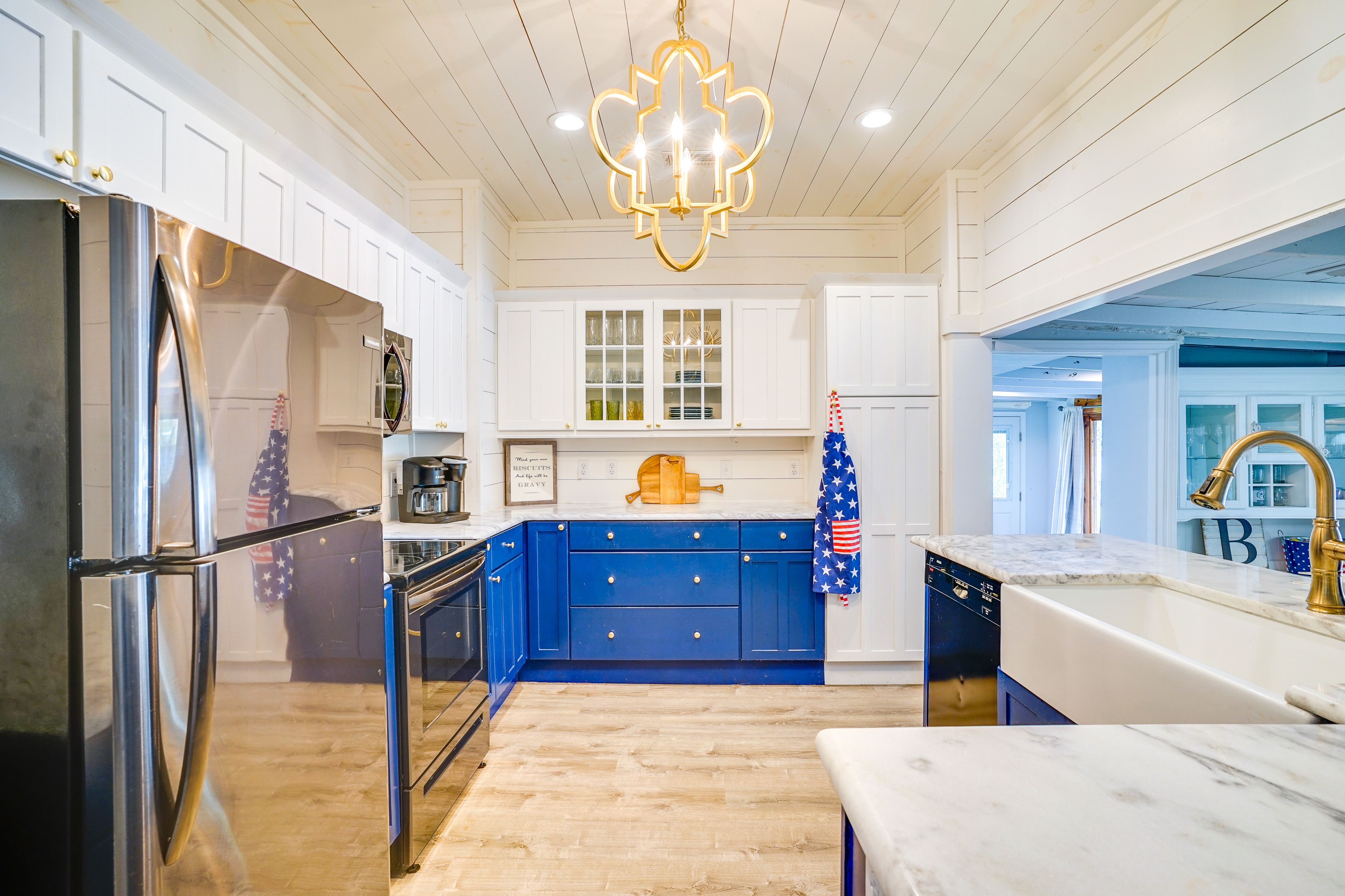 Kitchen | Trash Bags & Paper Towels