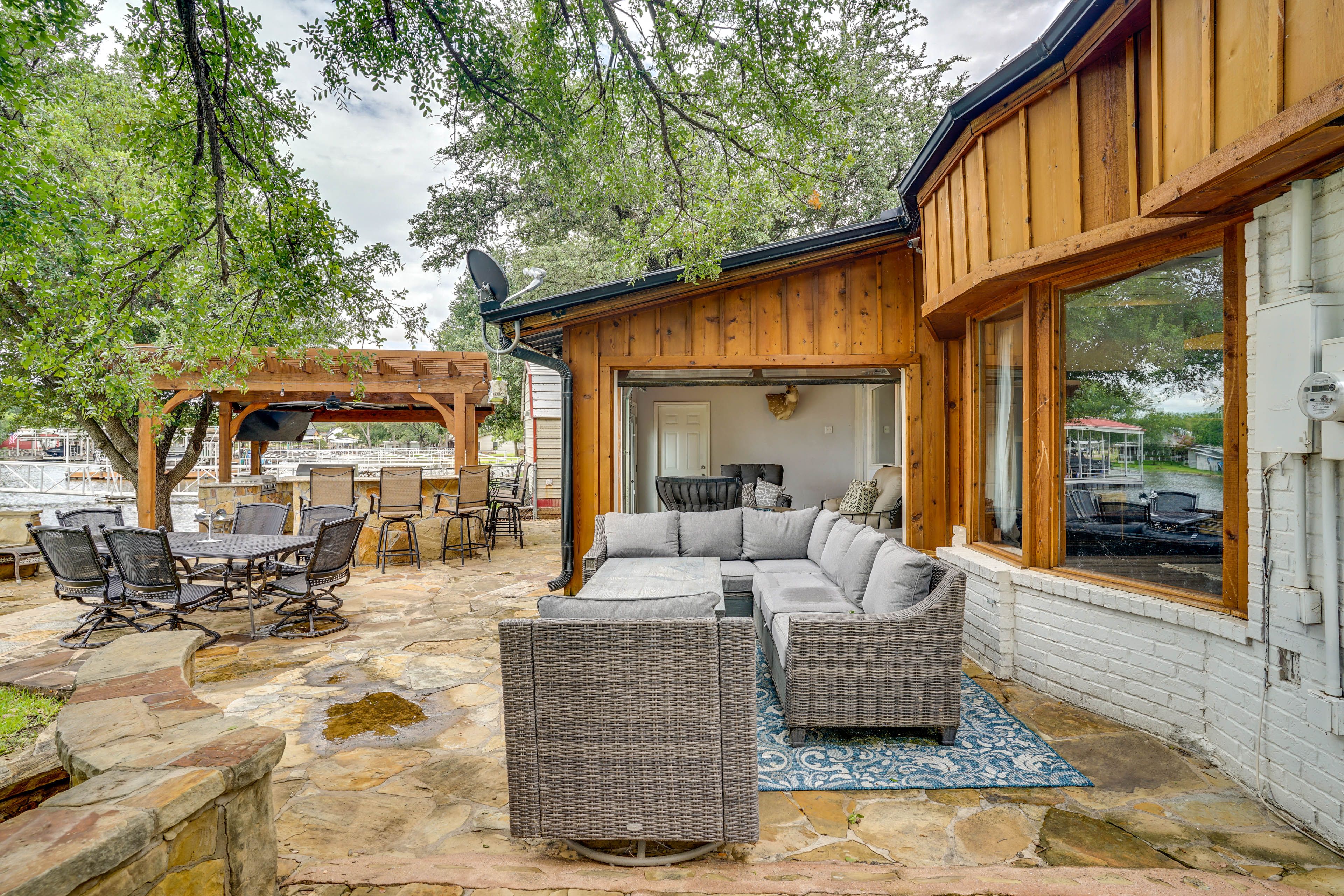 Furnished Patio | Outdoor Kitchen w/ TV | Wood-Burning Fire Pit | Dining Set