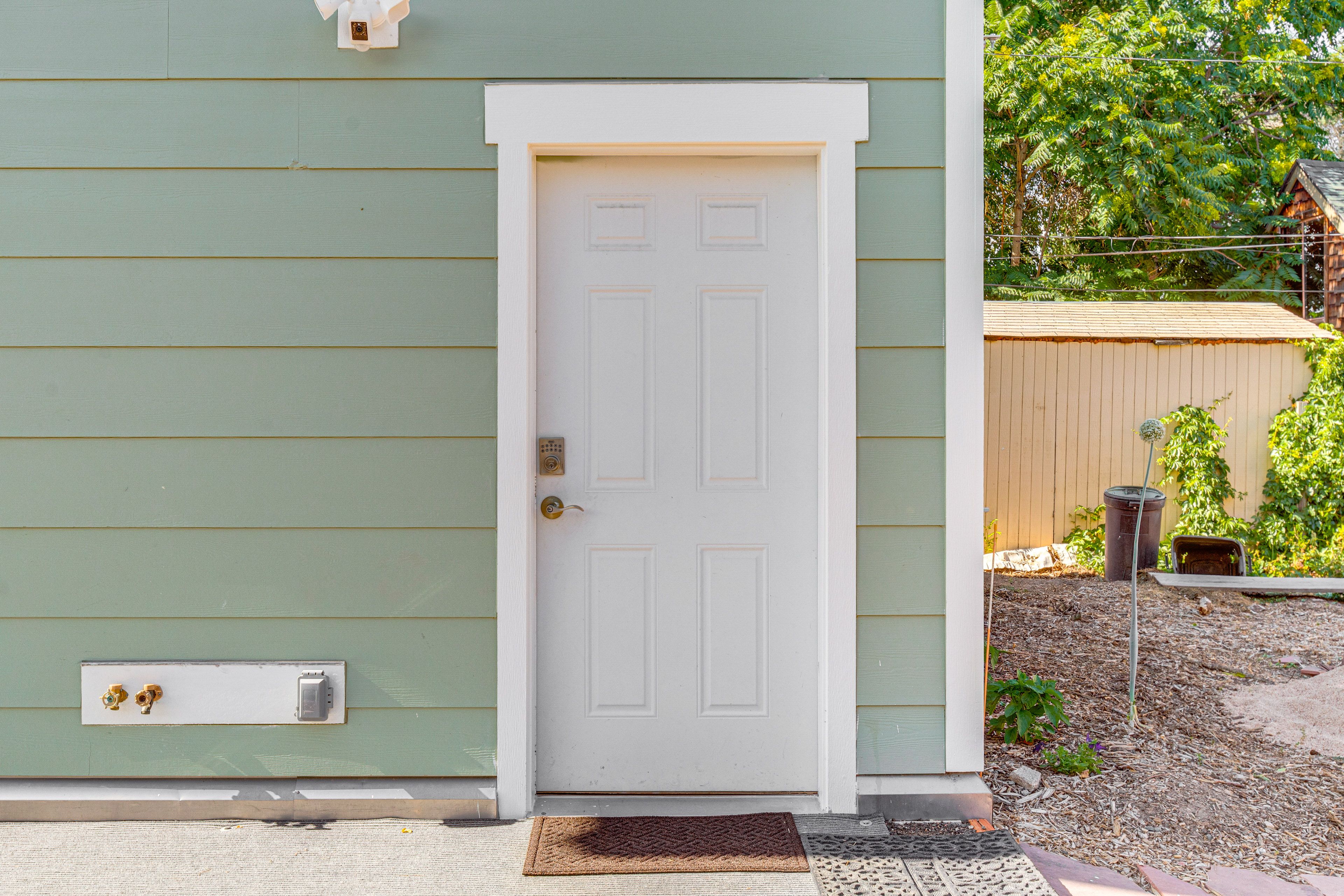 Exterior Entry