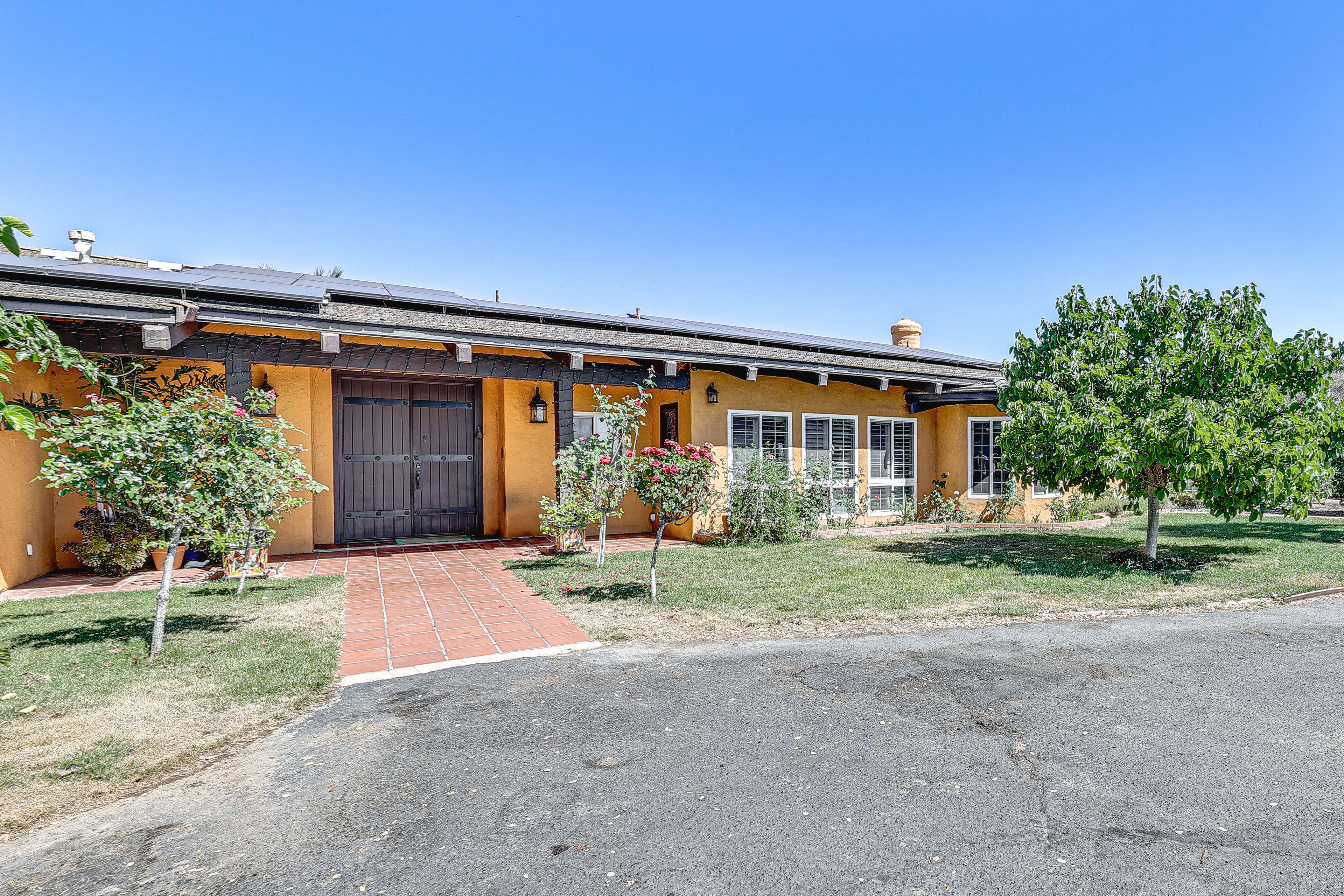 Parking | Driveway (2 Vehicles)