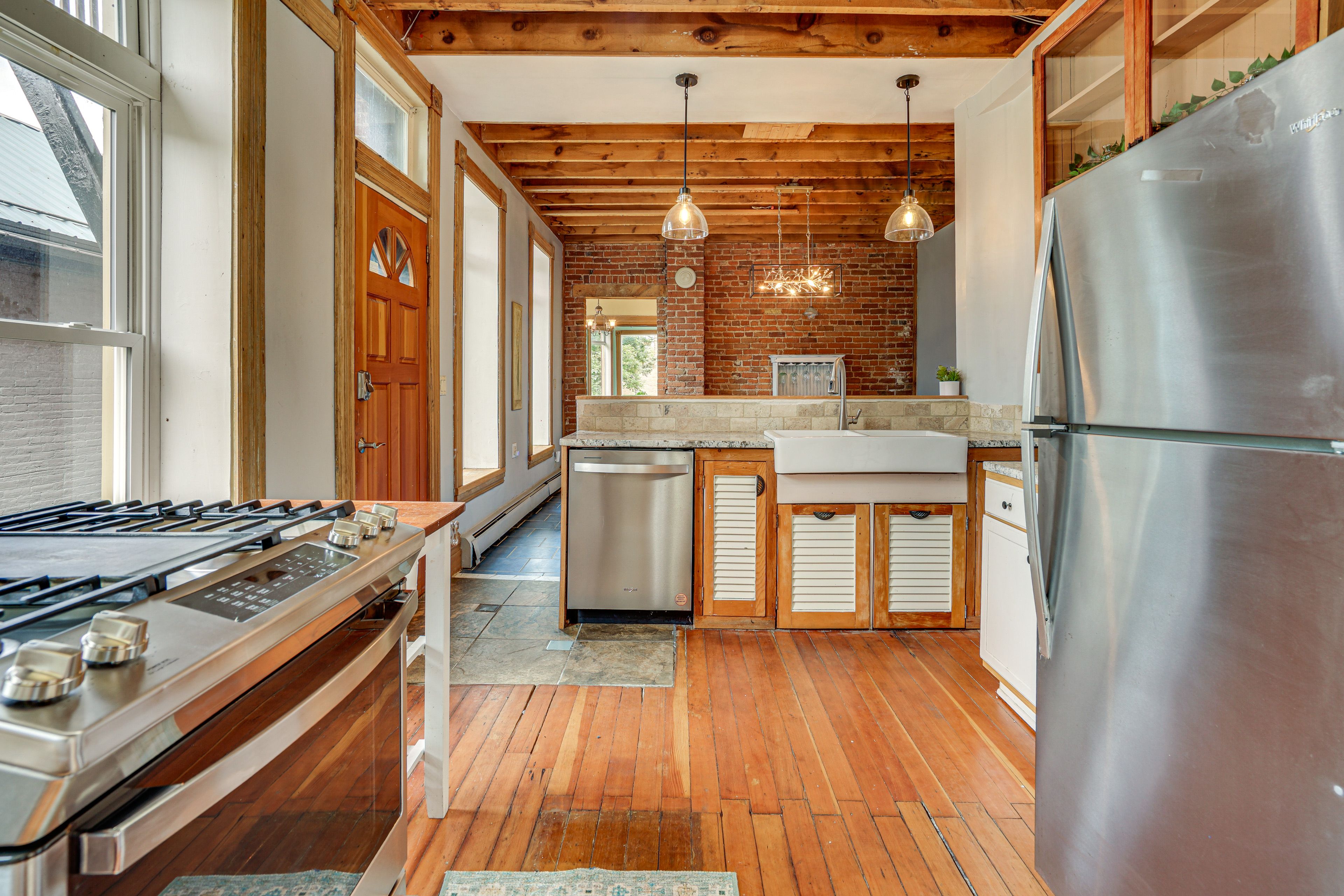 Kitchen | Self Check-In | Free WiFi